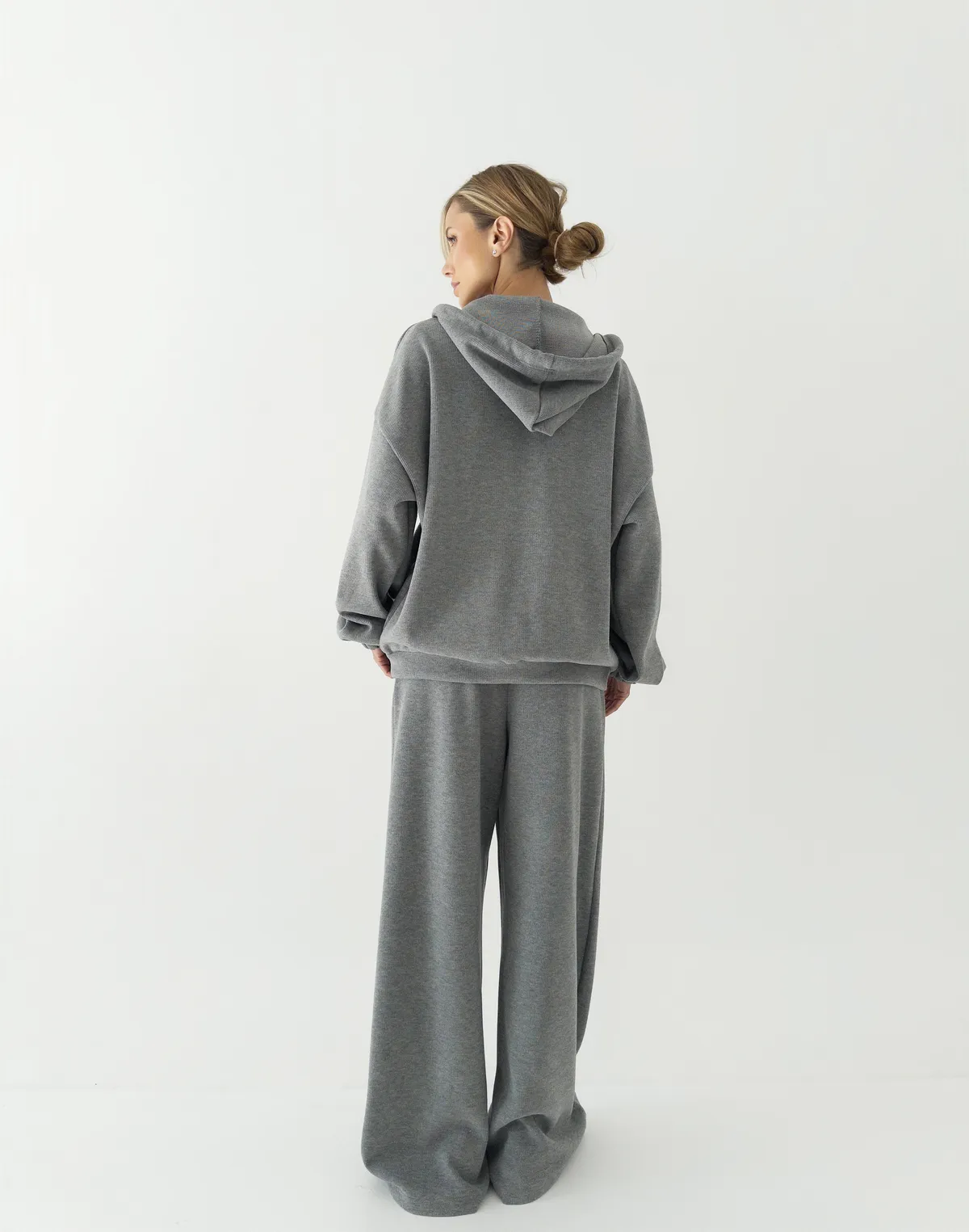 Комплект з текстурованої тканини у рубчик оверсайз зіпер та штани спортивні, сірі - Фото 2