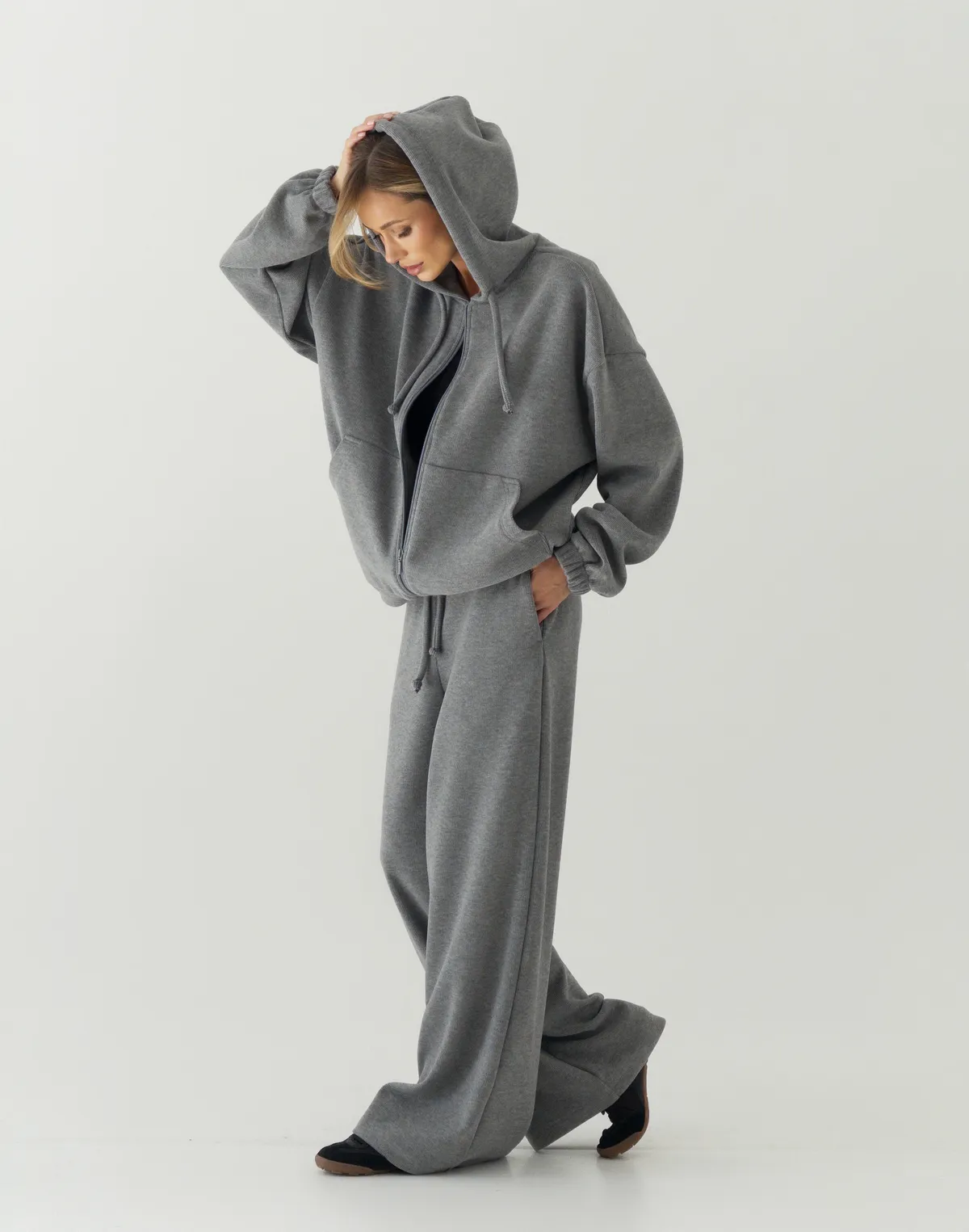 Зіпер жіночий оверсайз з текстурованої тканини у рубчик, сірий - Фото 8