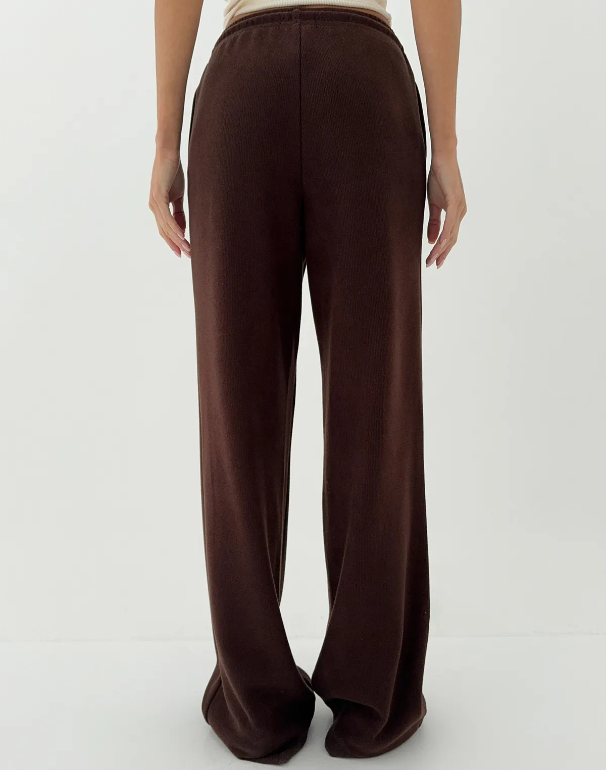 Штани спортивні прямого приталеного крою з текстурованої тканини у рубчик, шоколадні - Фото 2