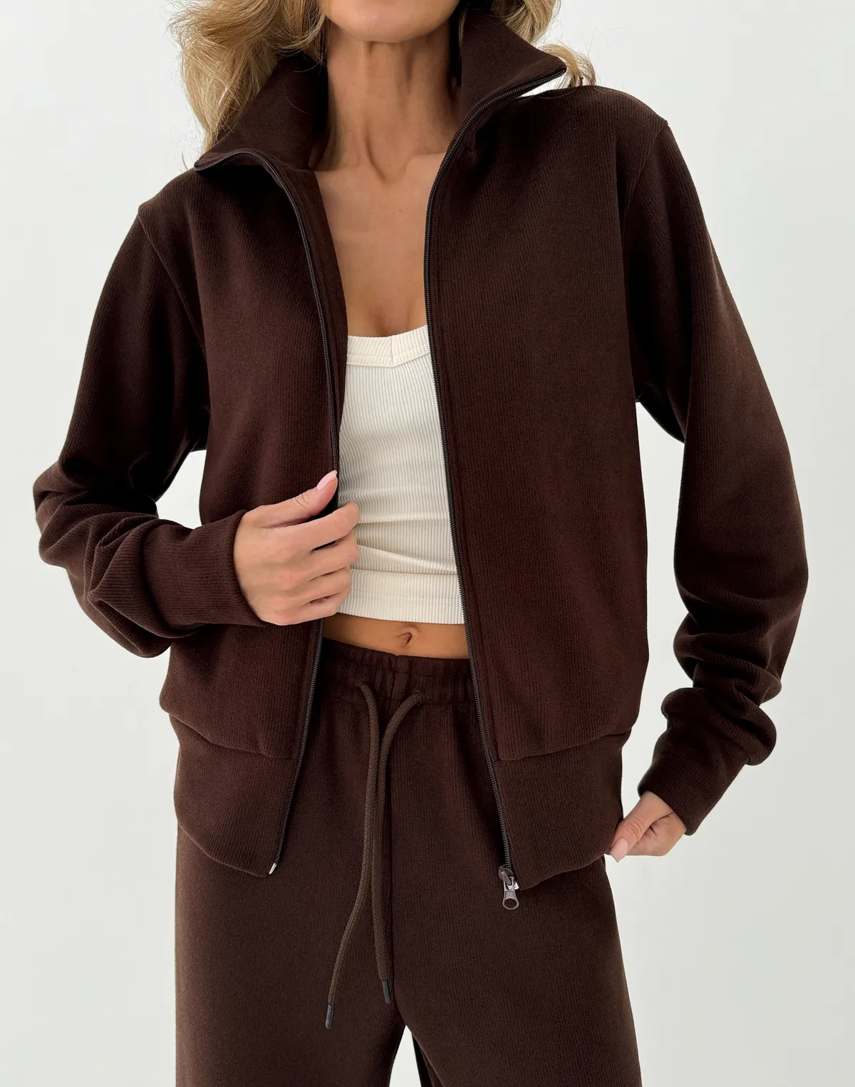 Зіпер приталений з текстурованої тканини у рубчик, шоколадний - Фото 6