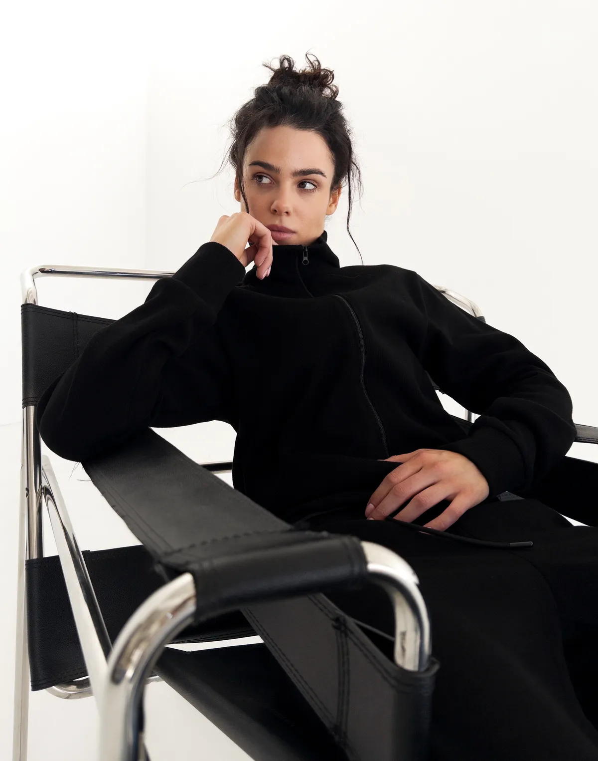 Зіпер приталений з текстурованої тканини у рубчик, чорний - Фото 8