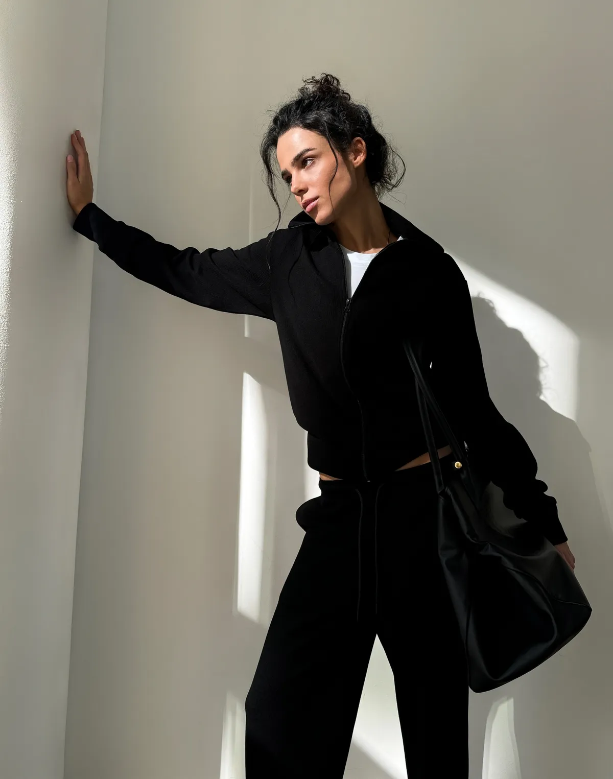 Зіпер приталений з текстурованої тканини у рубчик, чорний - Фото 3