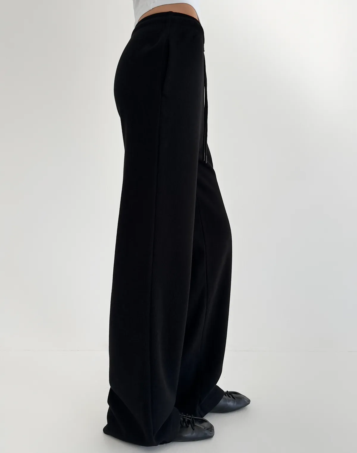 Штани спортивні прямого приталеного крою з текстурованої тканини у рубчик, чорні - Фото 8