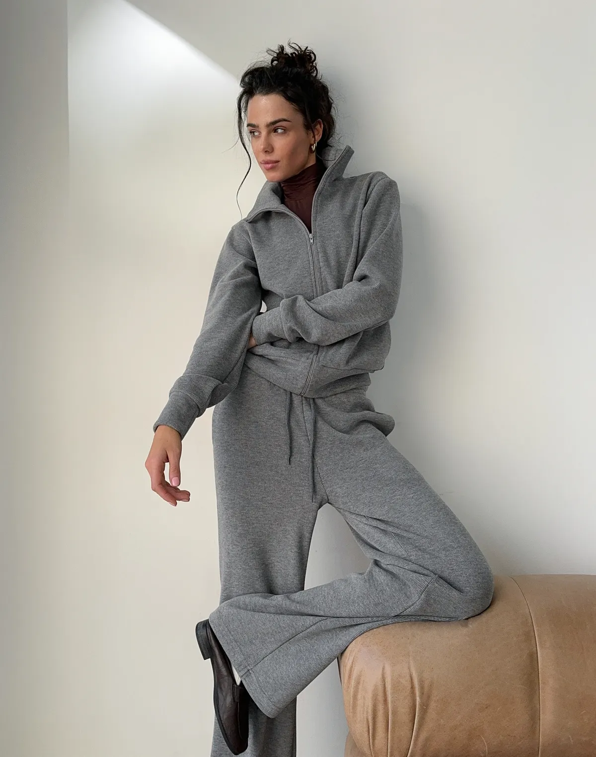 Зіпер приталений з текстурованої тканини у рубчик, сірий - Фото 3