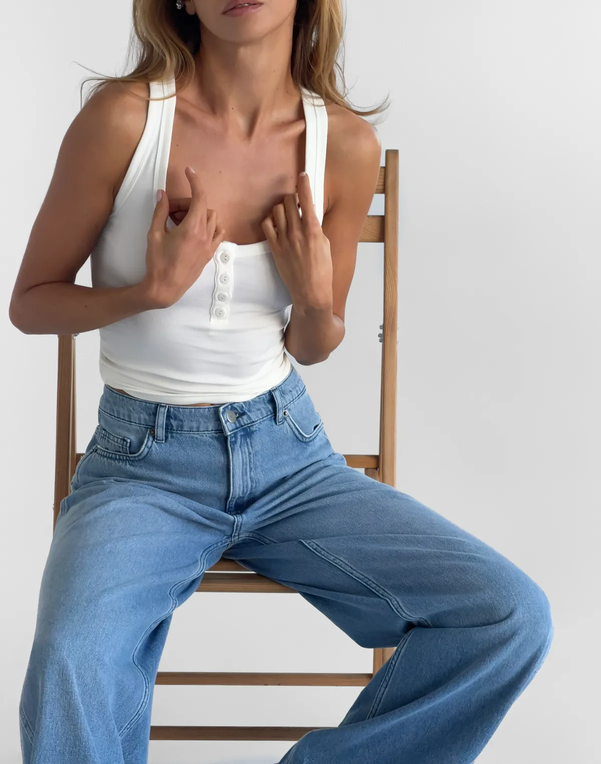 Майка жіноча по фігурі бавовняна з ґудзиками, шампань - Фото 5