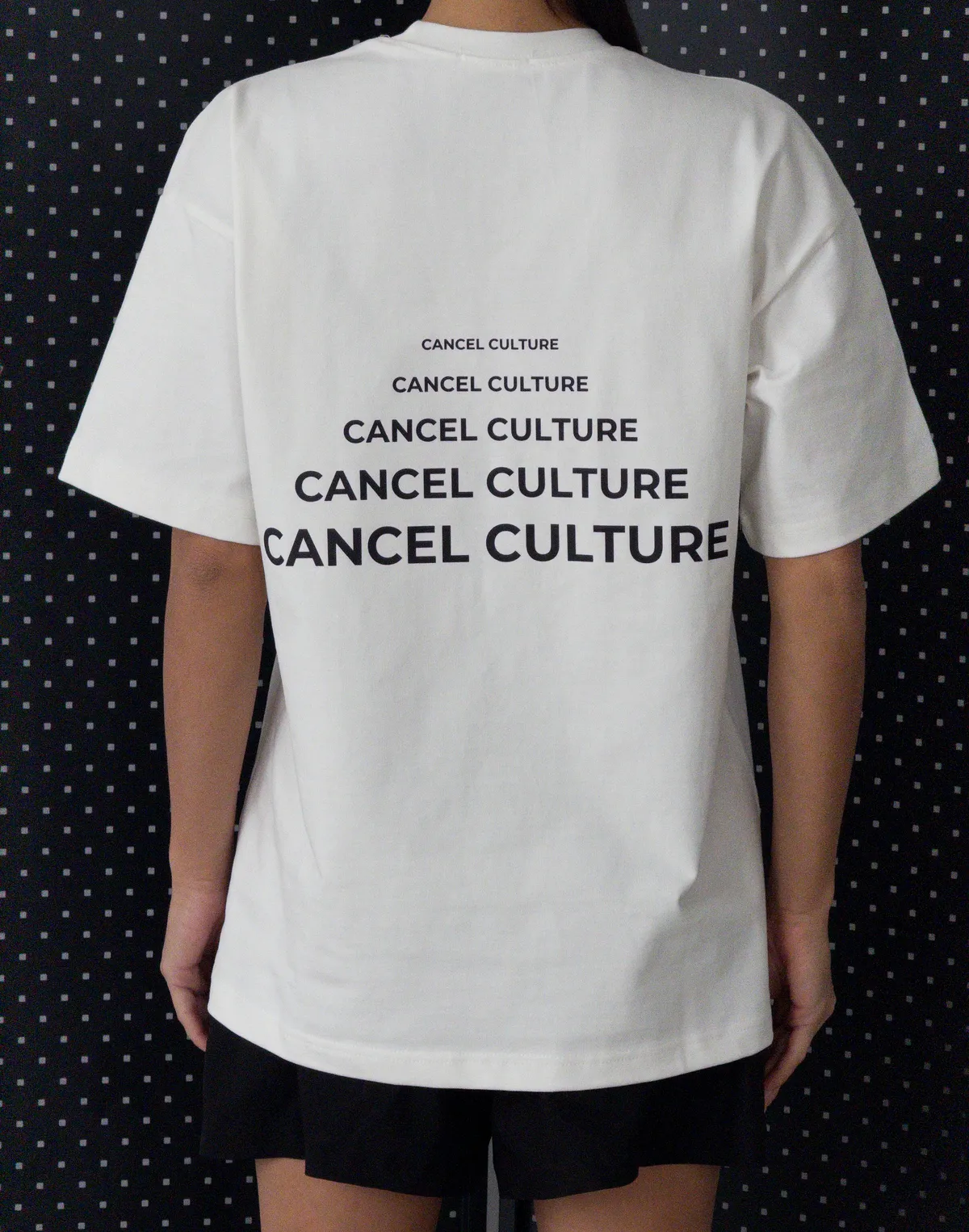 Футболка жіноча зі супер щільного котону оверсайз з логотипом, екрю з принтом "Cancel Сulture" - Фото 8