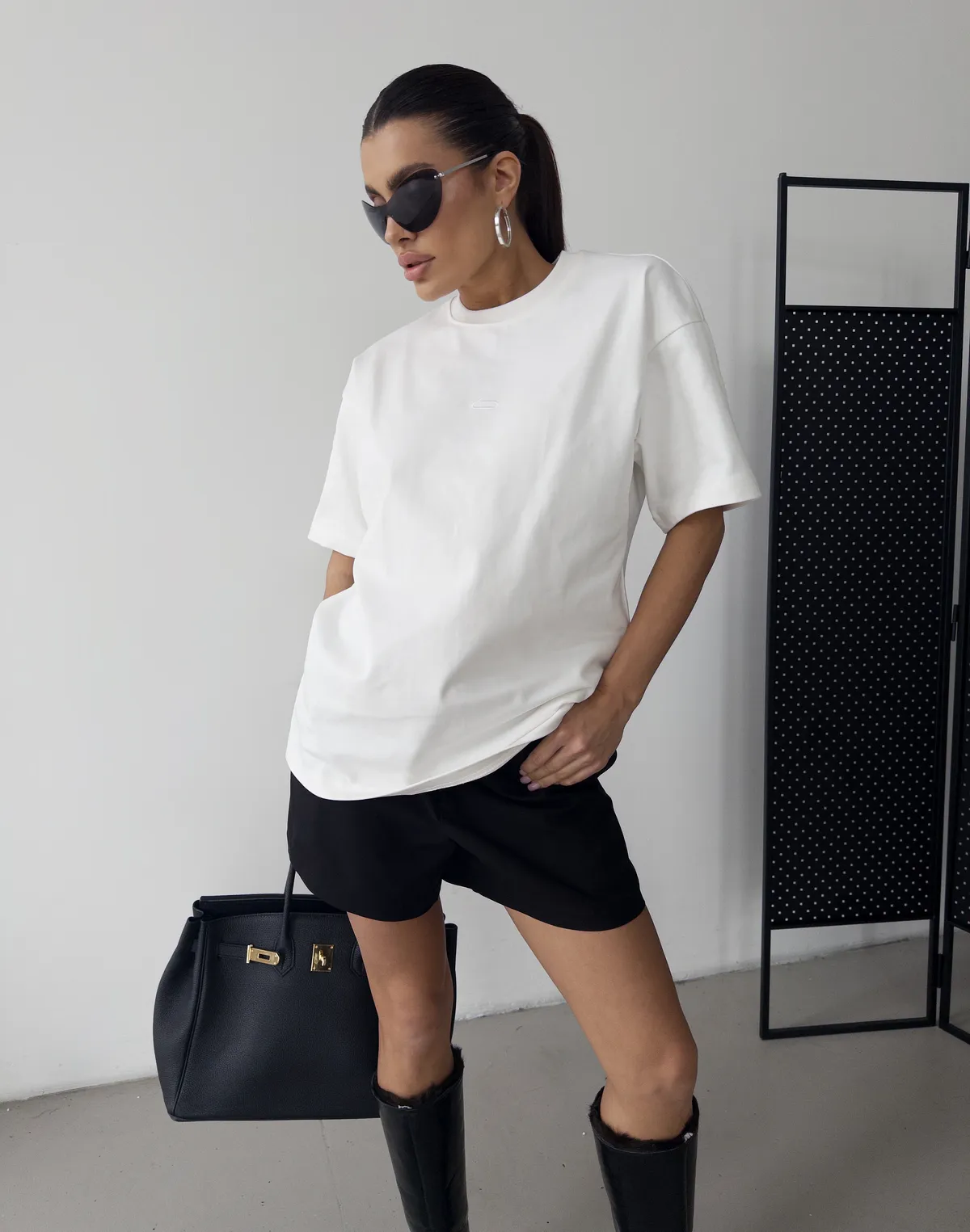 Футболка жіноча зі супер щільного котону оверсайз з логотипом, екрю з принтом "Cancel Сulture" - Фото 2