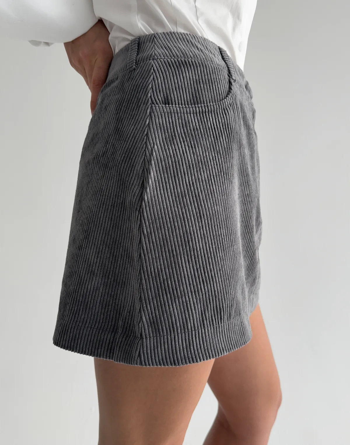 Спідниця міні вельветова весняна, сіра - Фото 4