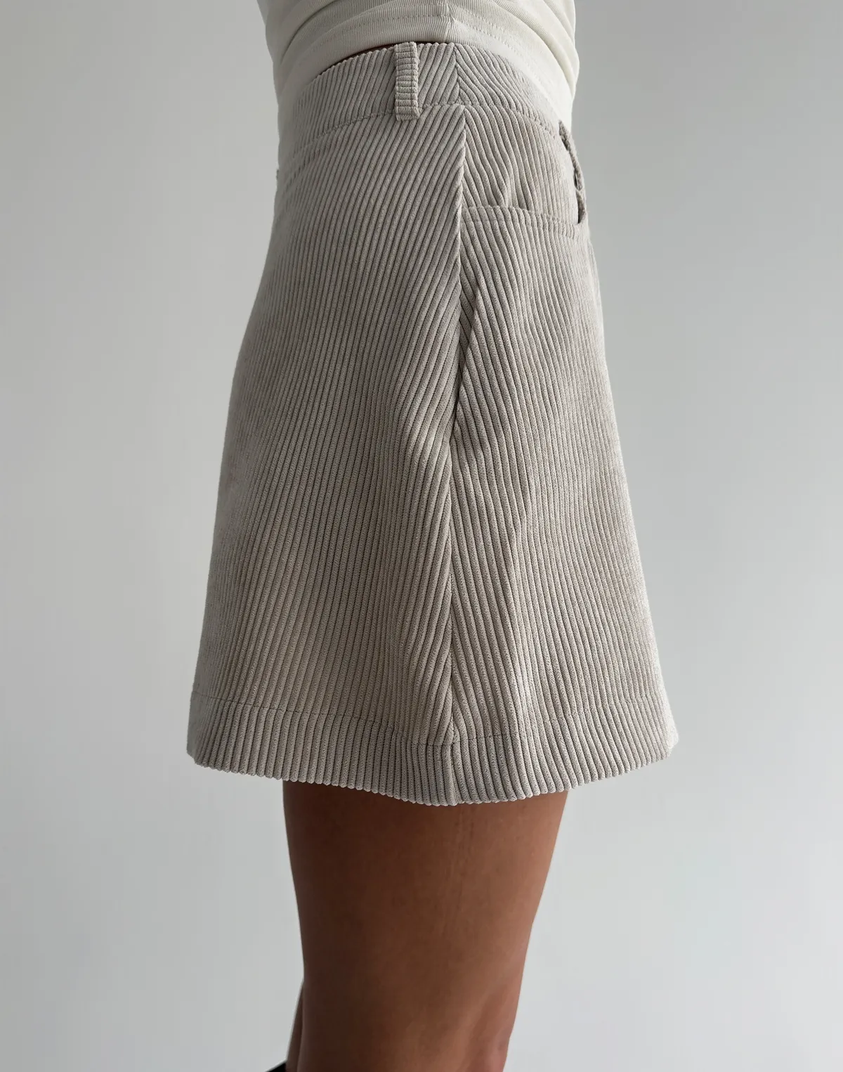 Спідниця міні вельветова весняна, молочна - Фото 7