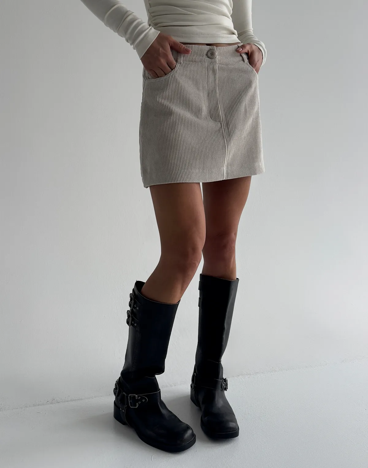 Спідниця міні вельветова весняна, молочна - Фото 6