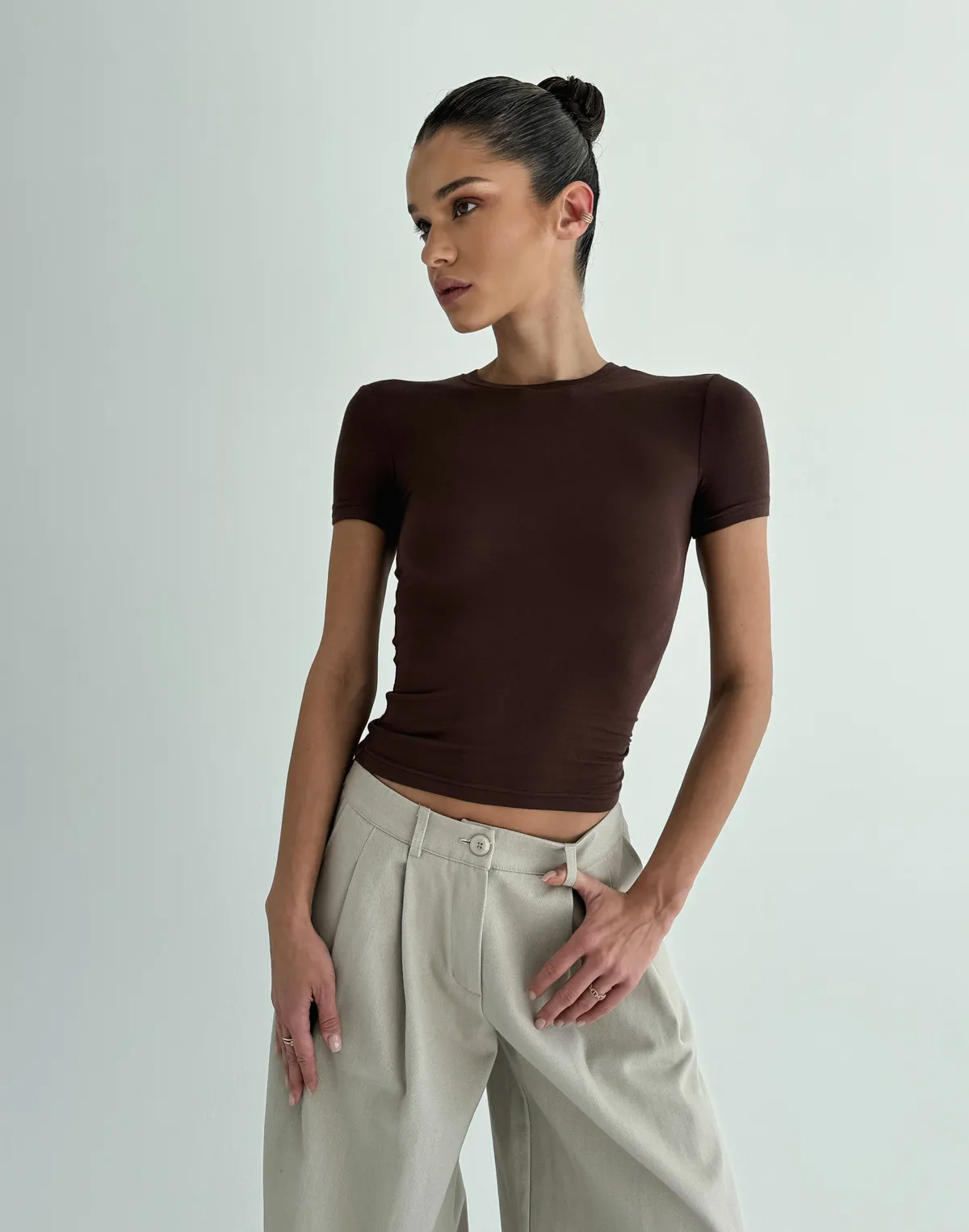 Футболка по фігурі з кашеміром у складі, шоколадна - Фото 6
