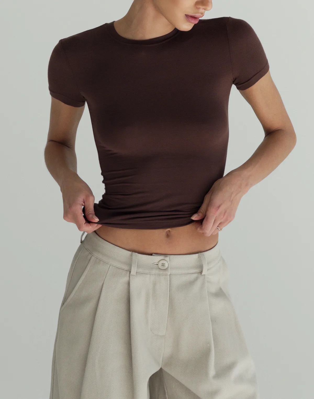 Футболка по фігурі з кашеміром у складі, шоколадна - Фото 1