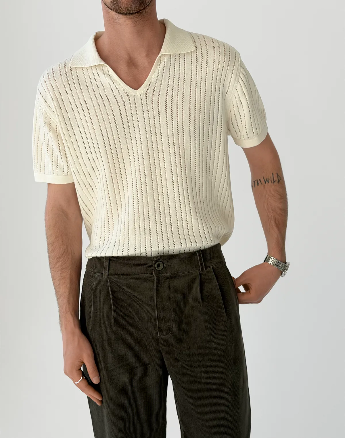 Чоловіче поло у вертикальну текстуровану смужку, молочне - Фото 1