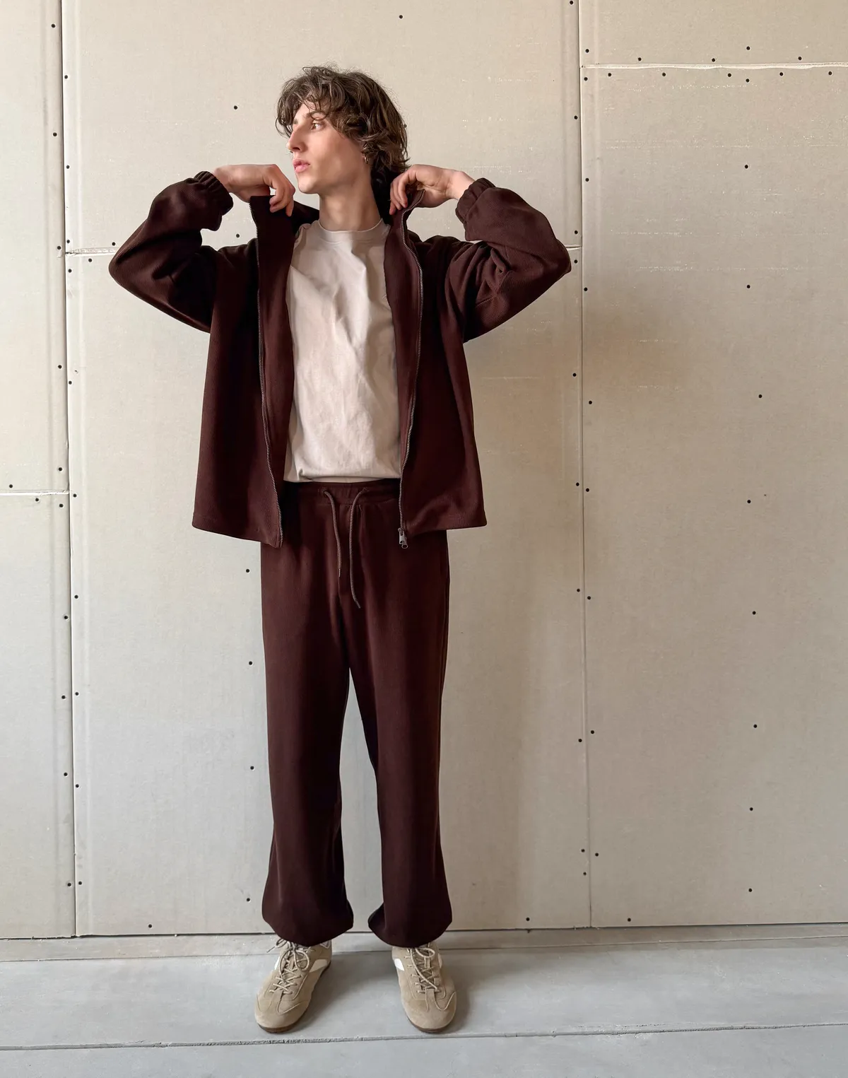 Зіпер без капюшону з текстурованої тканини у рубчик, шоколадний - Фото 8