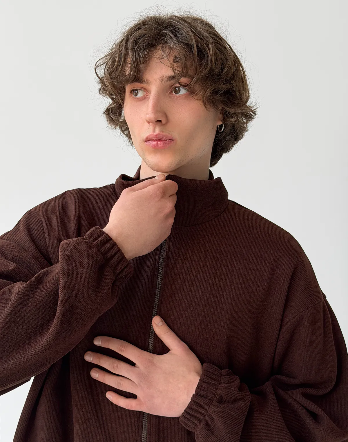 Зіпер без капюшону з текстурованої тканини у рубчик, шоколадний - Фото 5