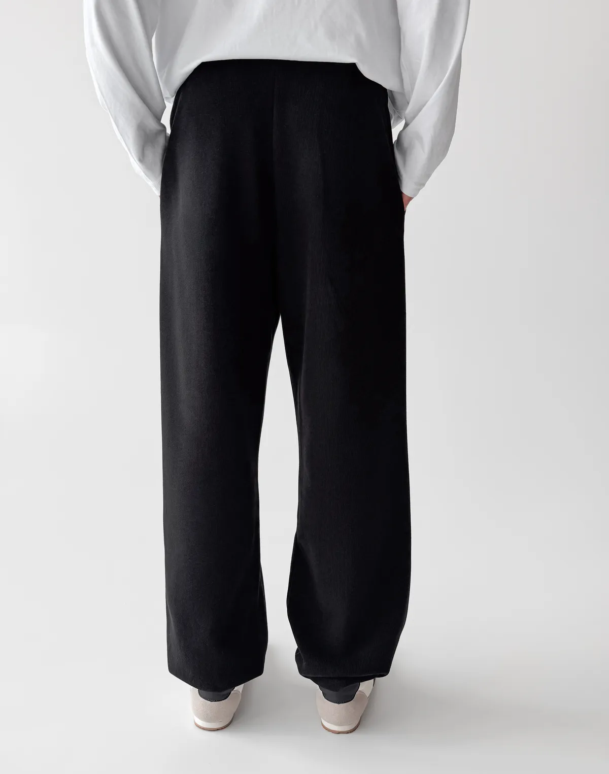 Штани спортивні чоловічі з текстурованої тканини у рубчик, чорні - Фото 2