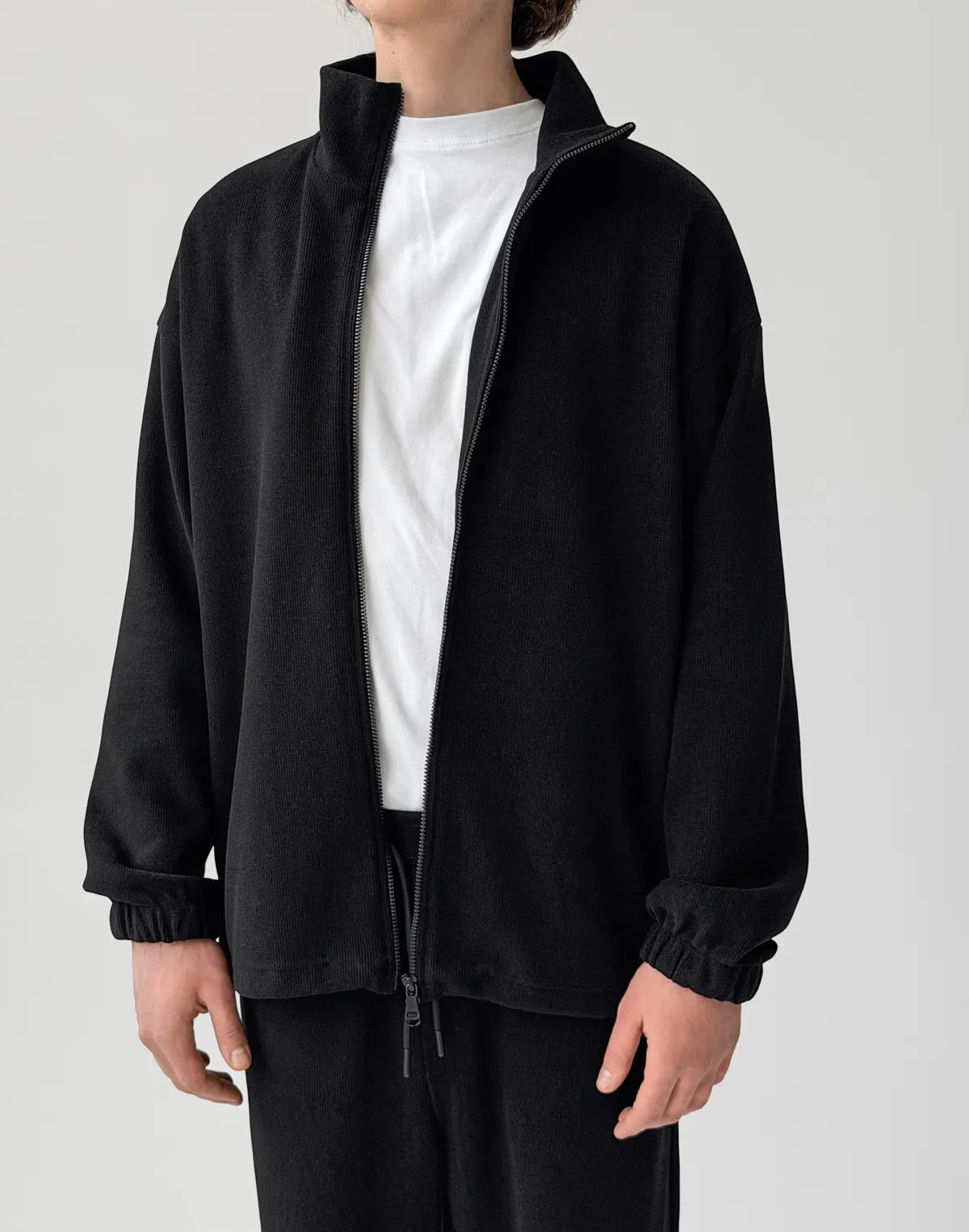 Зіпер без капюшону з текстурованої тканини у рубчик, чорний - Фото 7