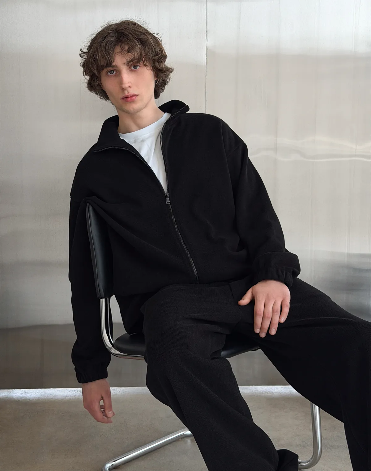 Зіпер без капюшону з текстурованої тканини у рубчик, чорний - Фото 3