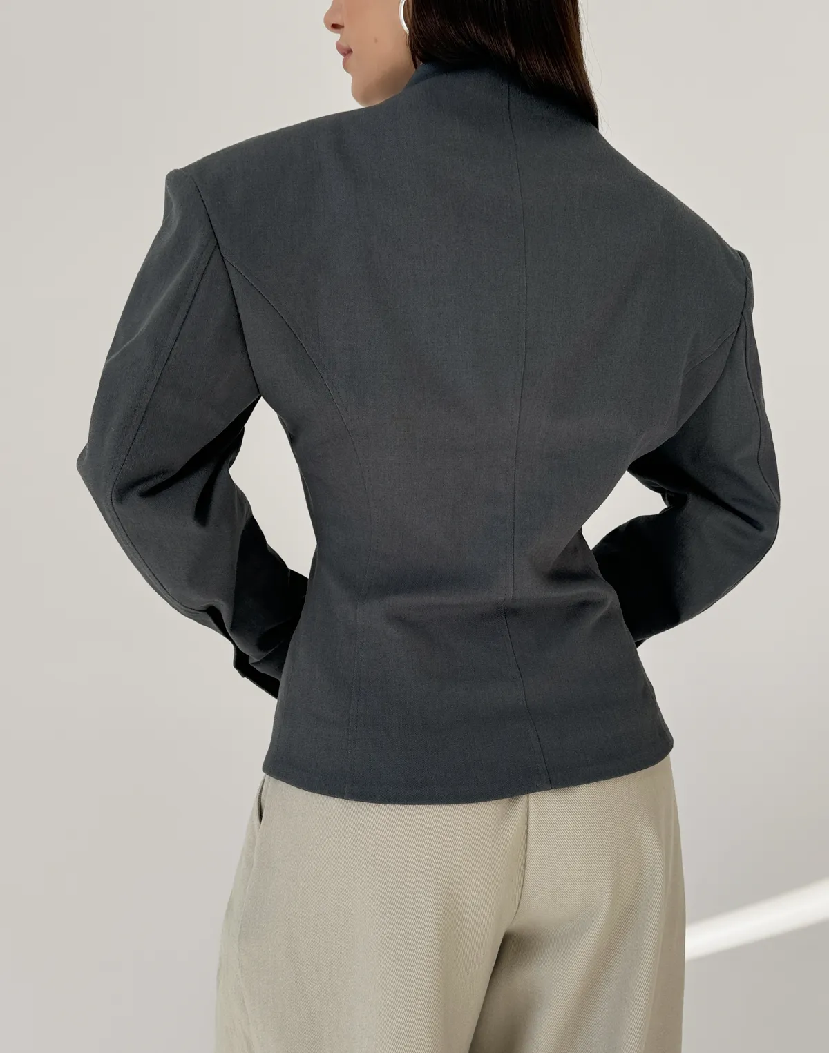 Жакет з V-подібним декольте та ґудзиками, сталевий - Фото 2