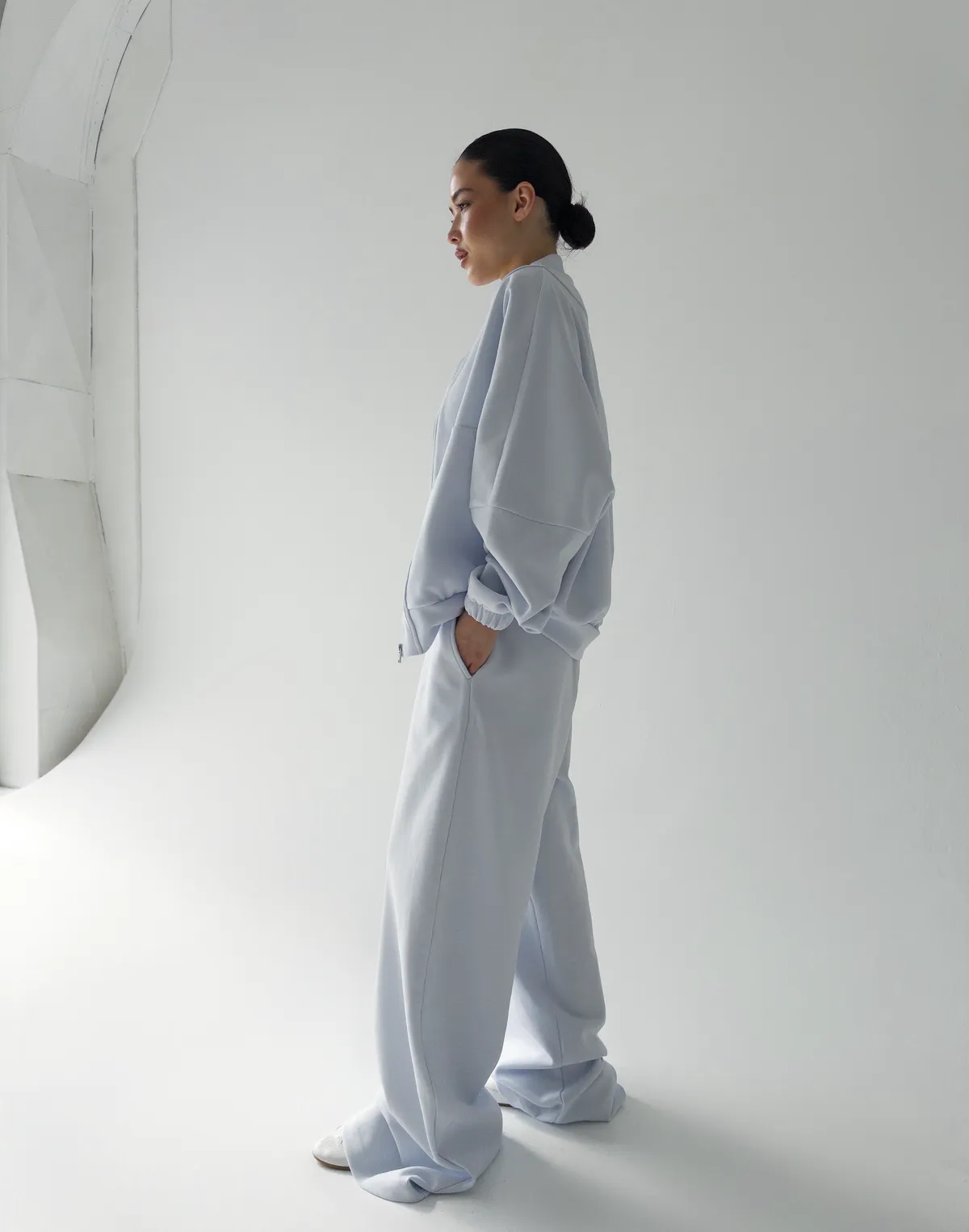 Комплект кофта на блискавці та штани прямого крою зі шнурком, блакитні - Фото 4