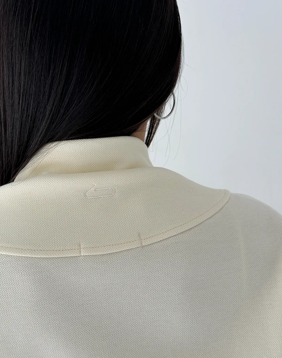 Кофта на блискавці з декоративними швами, пастельно-жовта - Фото 7