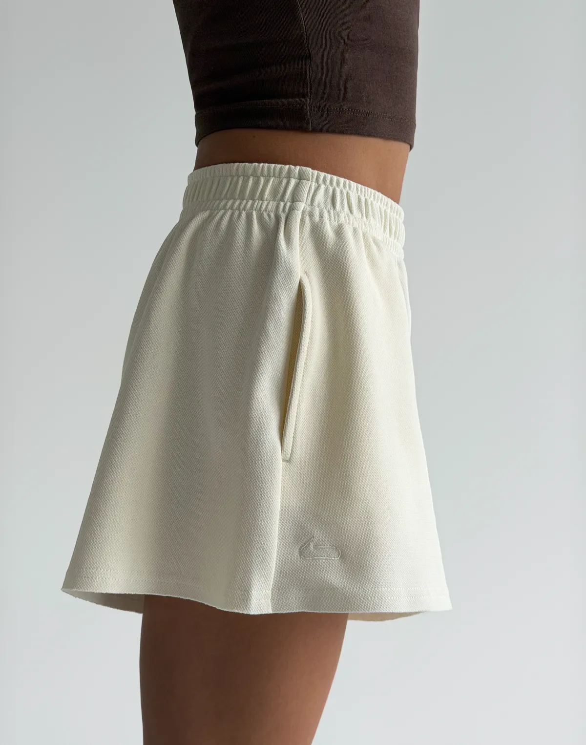 Шорти жіночі з необробленим краєм трикотажні, вершкові - Фото 6