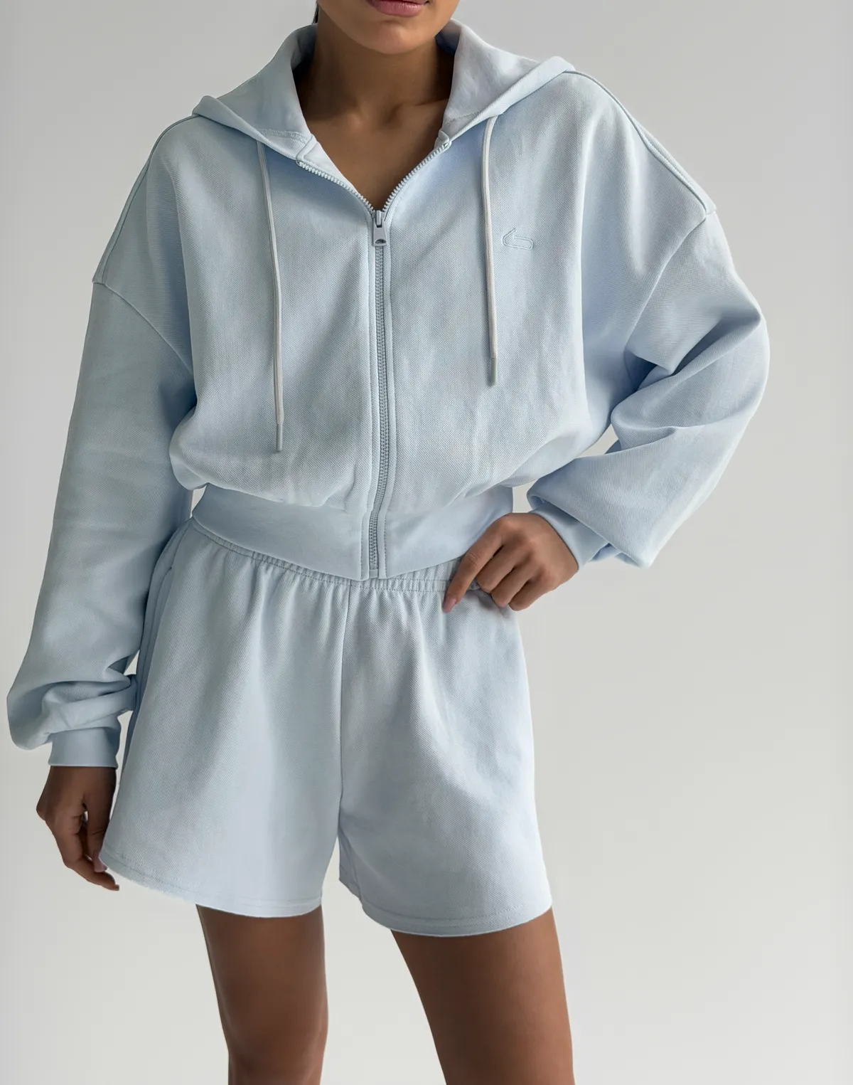 Зіпер оверсайз вкорочений з капюшоном, блакитний - Фото 4