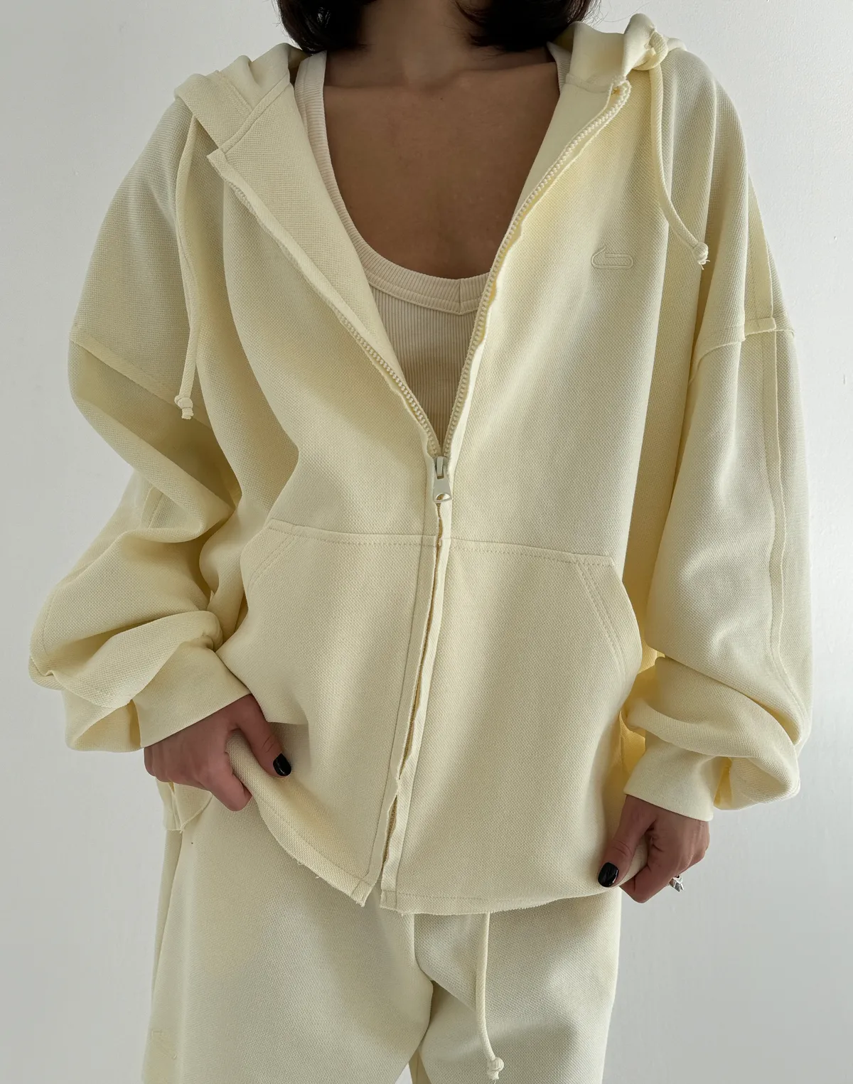 Зіпер оверсайз з декоративними швами, пастельно-жовтий - Фото 7