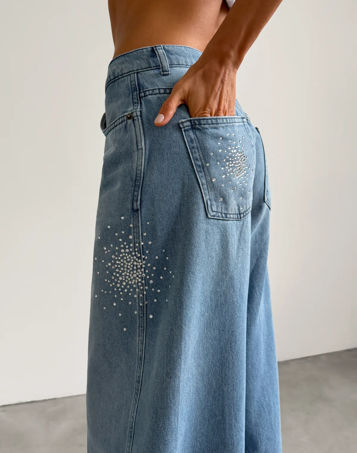 Джинси baggy жіночі вільного крою зі стразами, блакитні класичні - Фото 4
