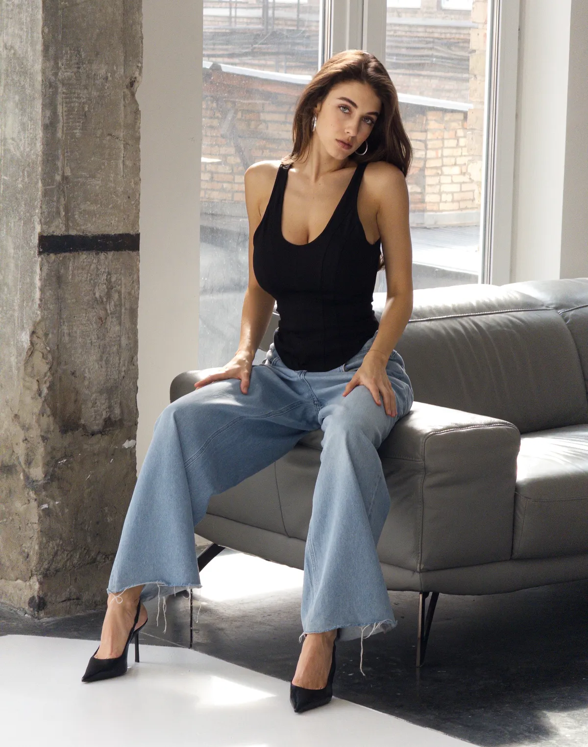 Майка з декоративними швами з ефектом моделювання фігури, чорна - Фото 8