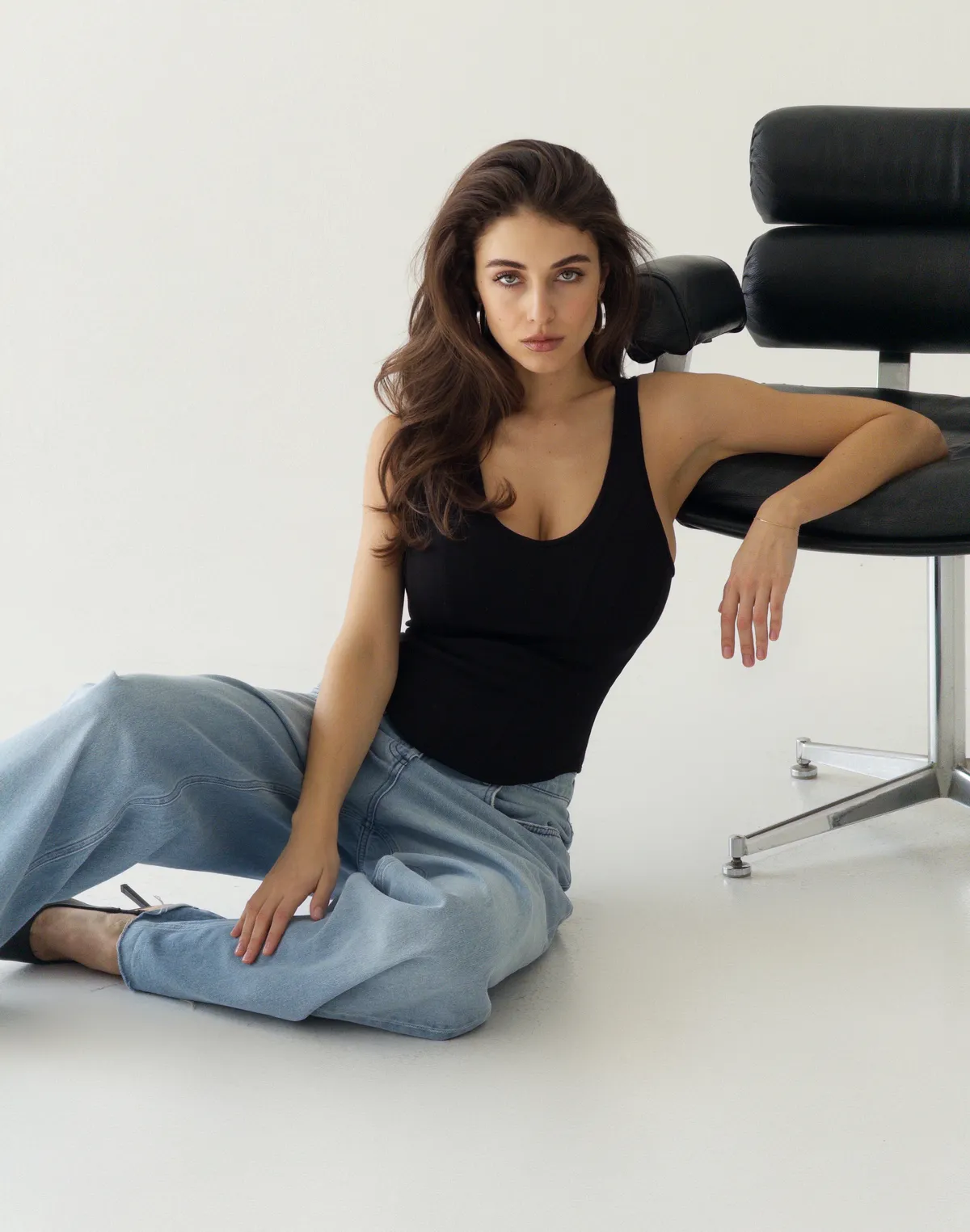 Майка з декоративними швами з ефектом моделювання фігури, чорна - Фото 7