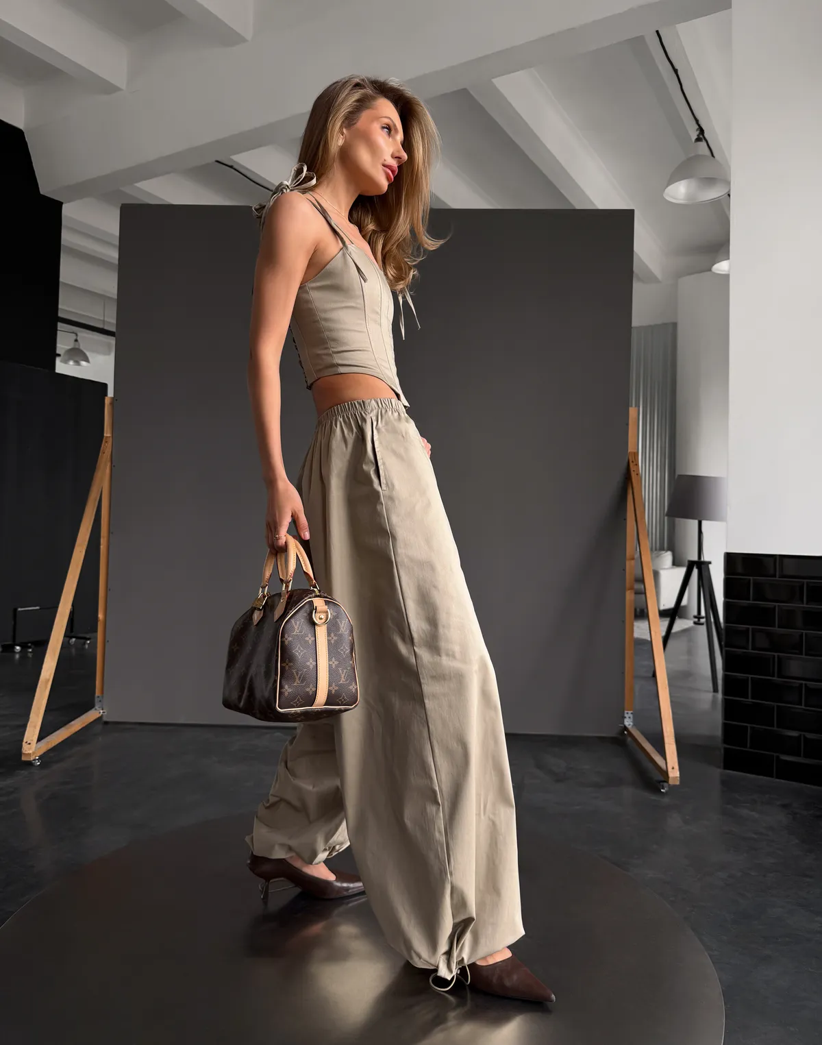 Штани карго на затяжках котонові, бежеві - Фото 1