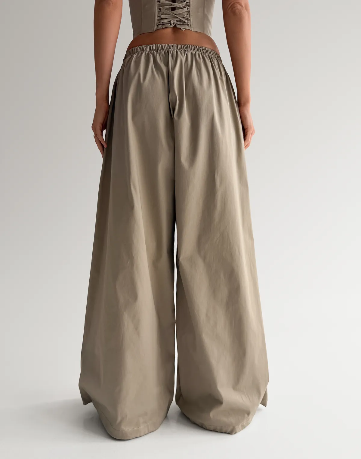 Штани карго на затяжках котонові, бежеві - Фото 2