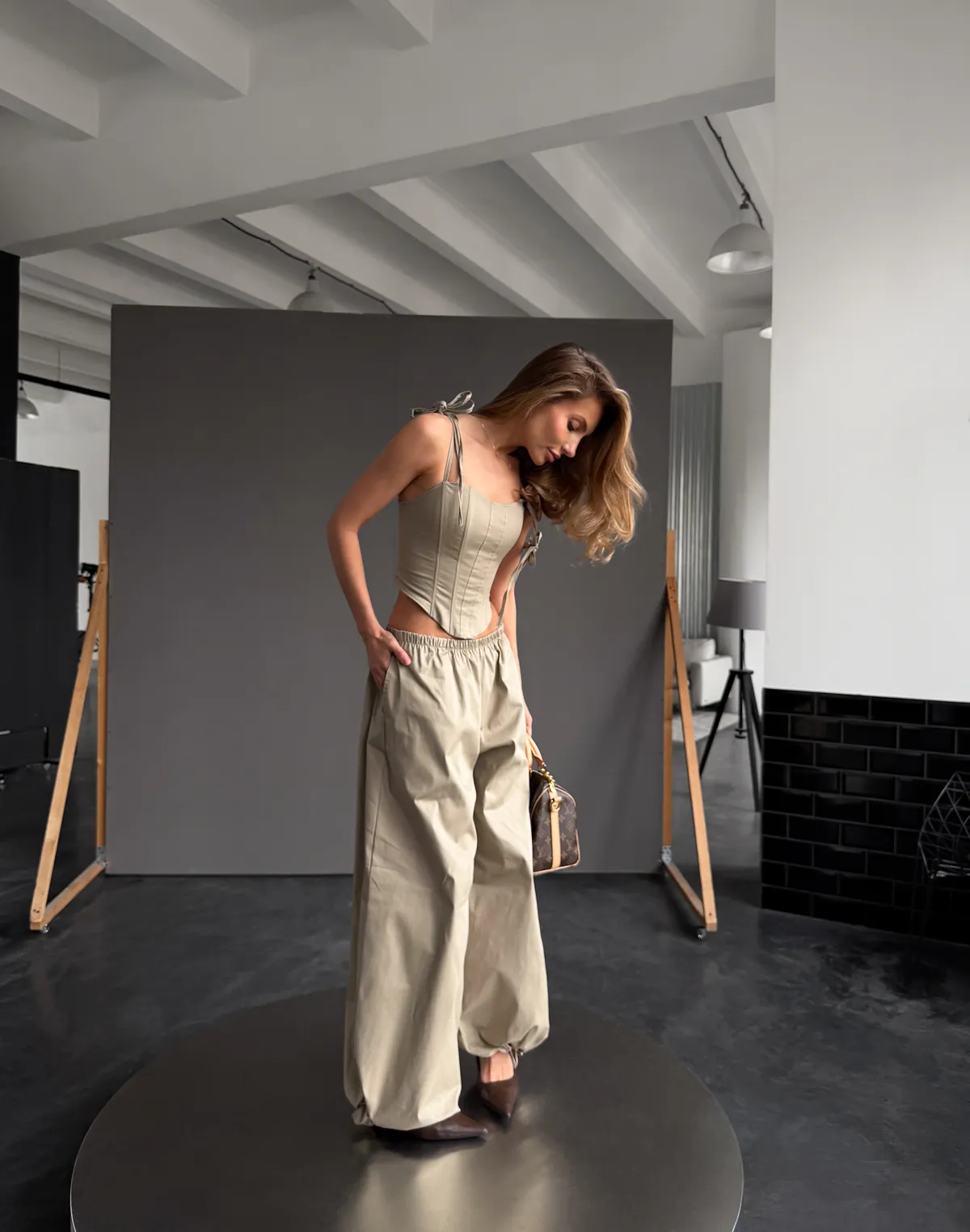 Штани карго на затяжках котонові, бежеві - Фото 8