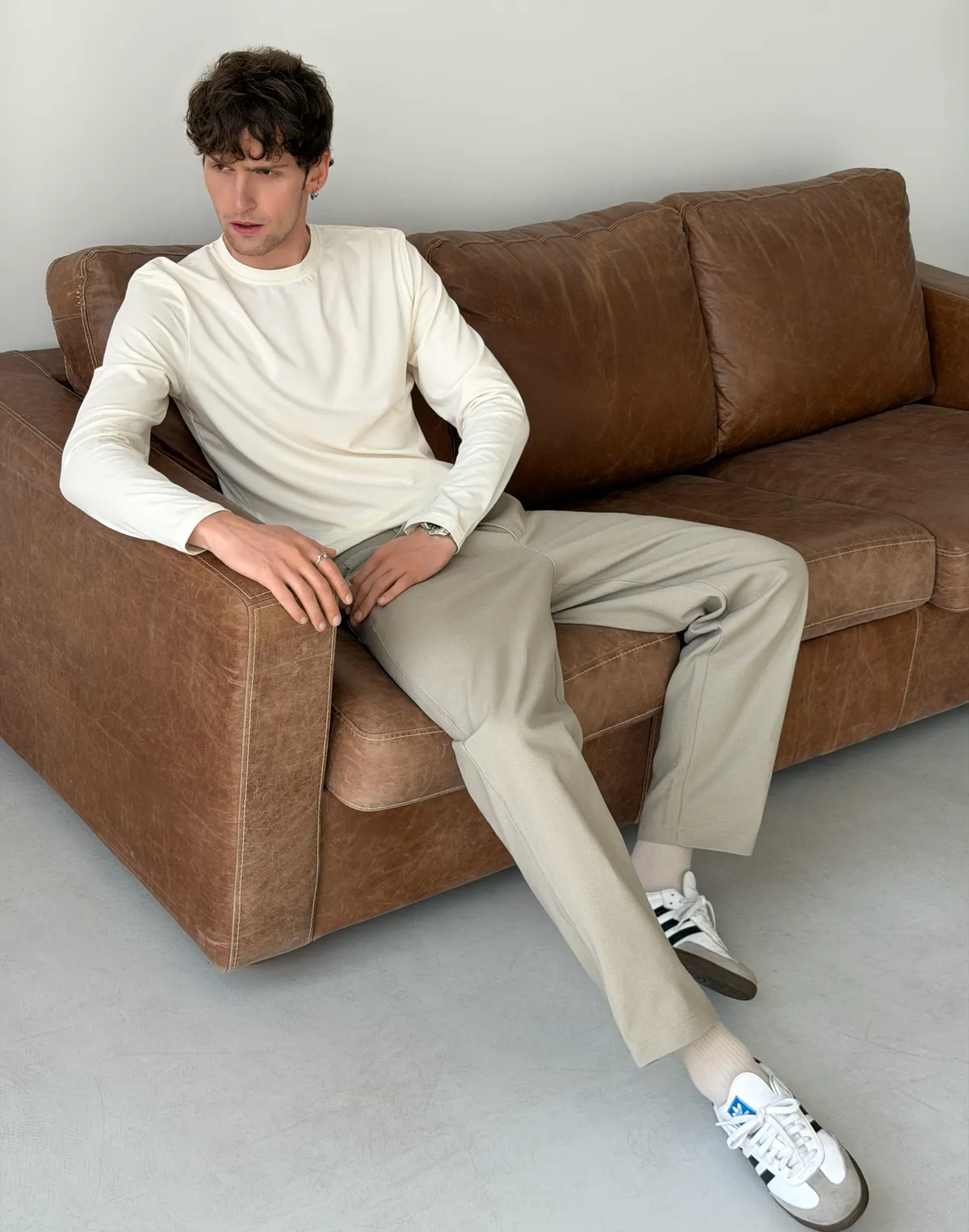 Spodnie męskie basic o luźnym kroju z bawełny, beżowe - Фото 7