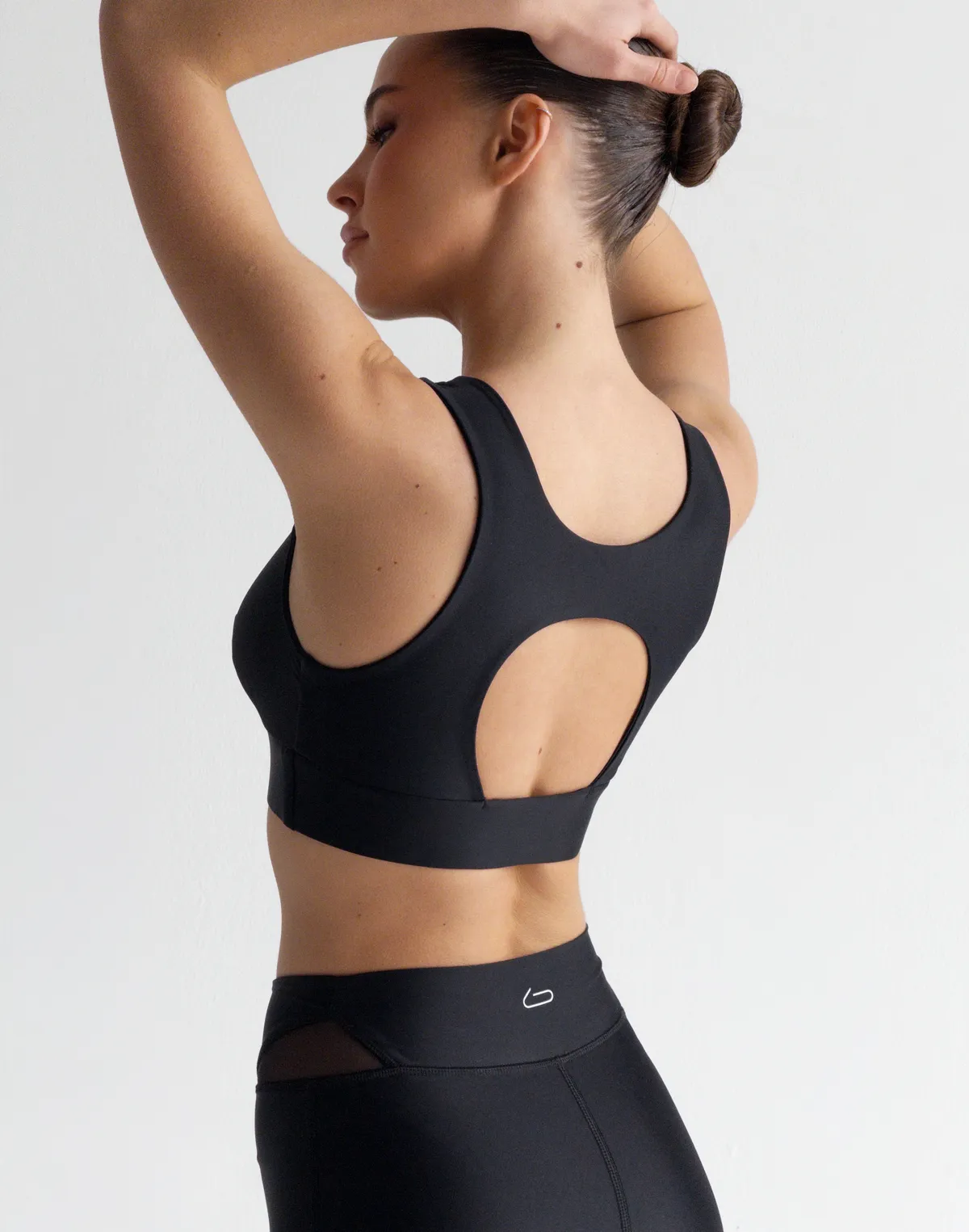 Топ спортивний подвійний з відкритим декольте, чорний - Фото 2
