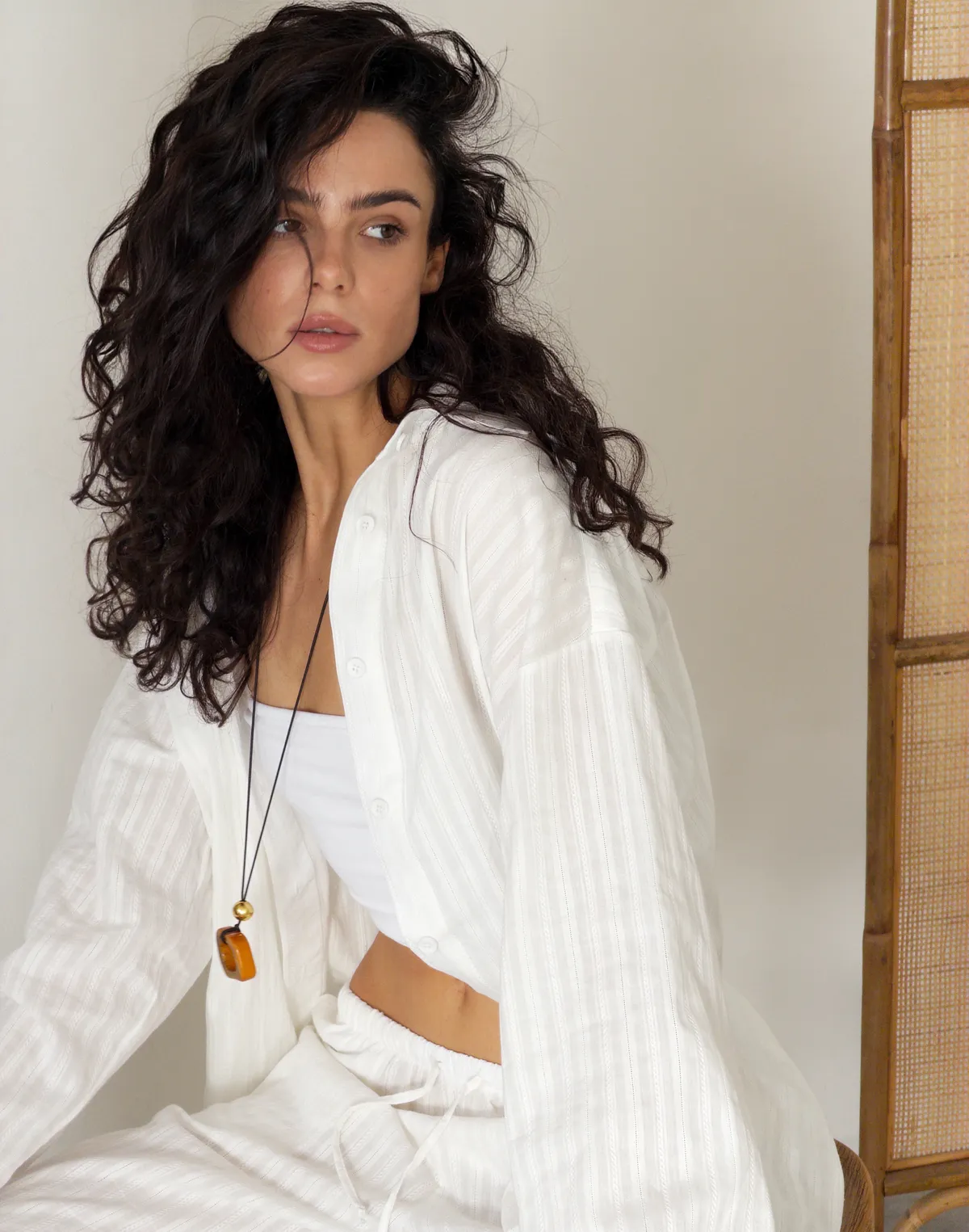 Сорочка бавовняна оверсайз у текстуровану смужку, молочна - Фото 5