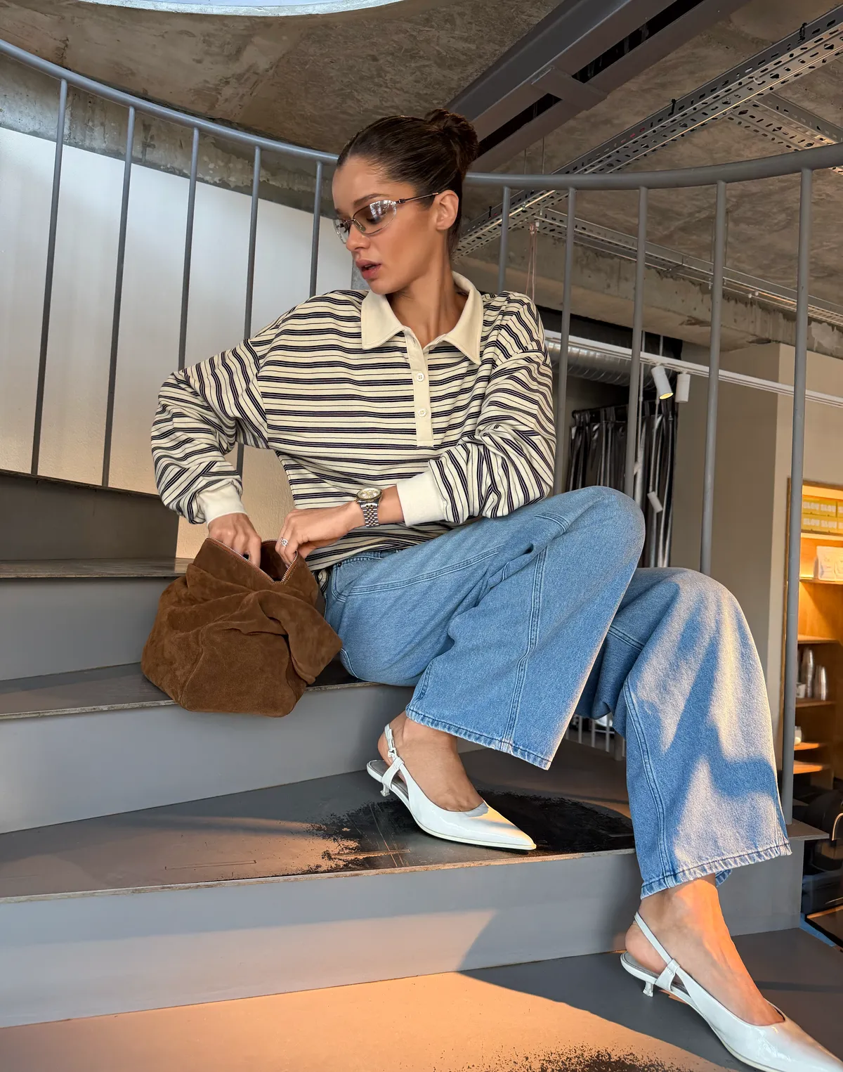 Жіноча кофта-поло у смужку вільного крою, молочна у чорну смужку - Фото 1