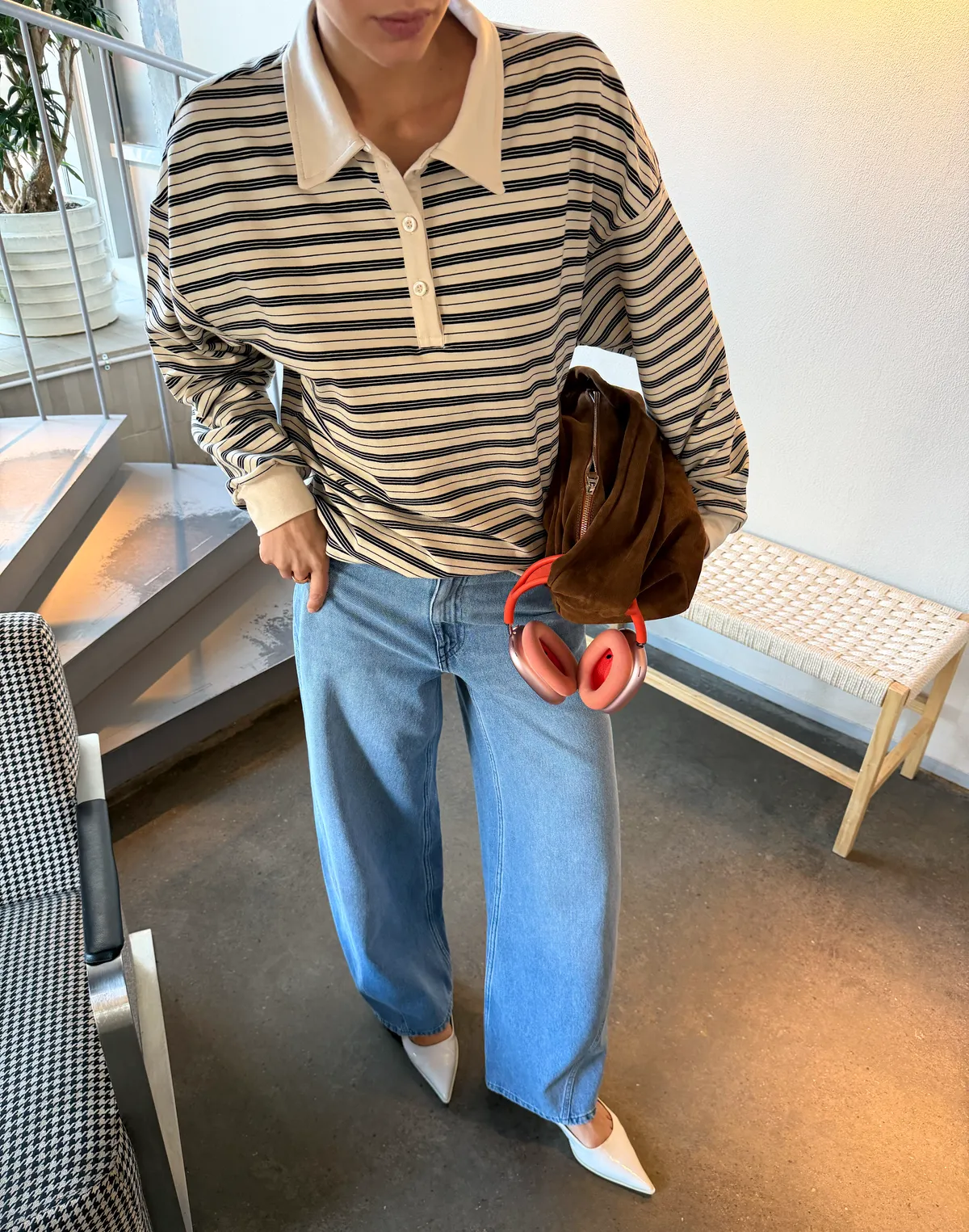 Жіноча кофта-поло у смужку вільного крою, молочна у чорну смужку - Фото 3