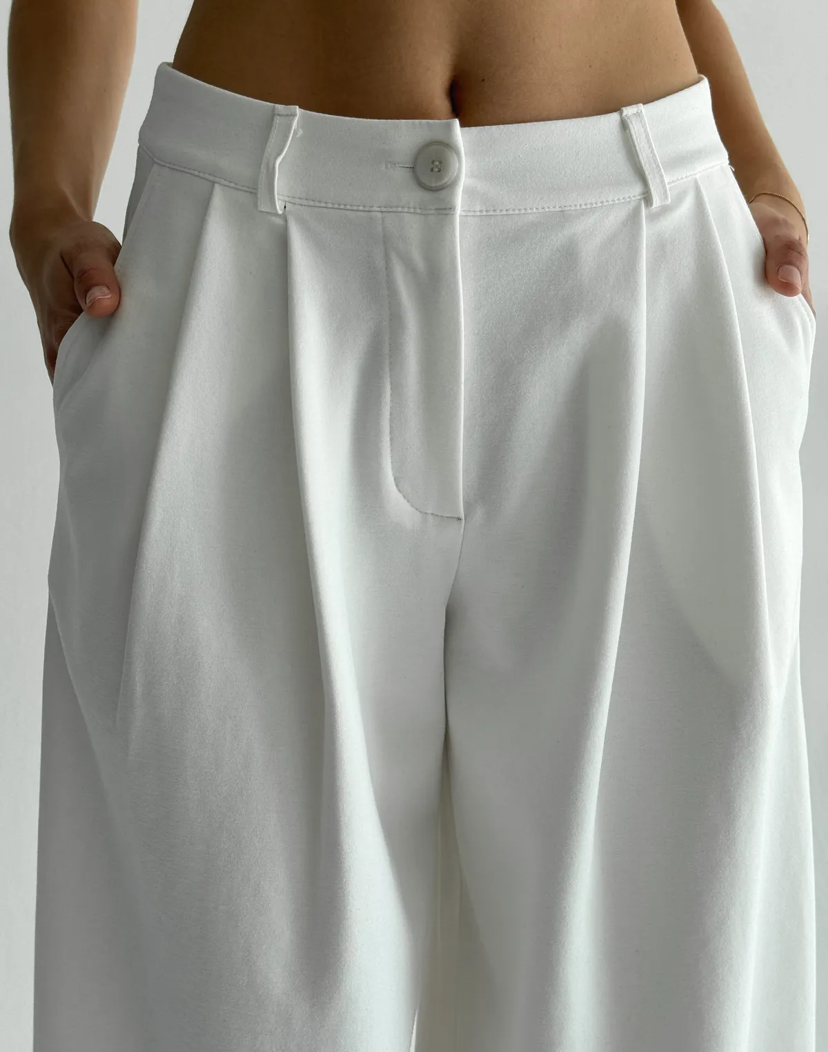 Штани середньої посадки вільного крою, молочні - Фото 6