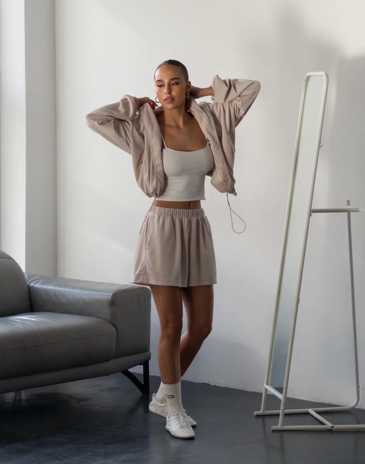 Комплект велюровий літній зіпер та шорти вільного крою міні, пудровий беж - Фото 8