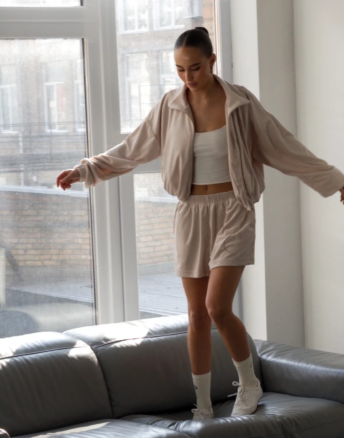 Комплект велюровий літній зіпер та шорти вільного крою міні, пудровий беж - Фото 1