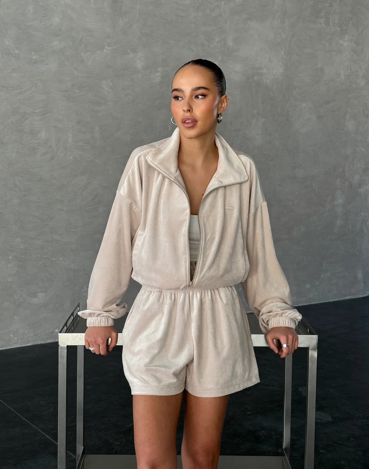 Комплект велюровий літній зіпер та шорти вільного крою міні, пудровий беж - Фото 3