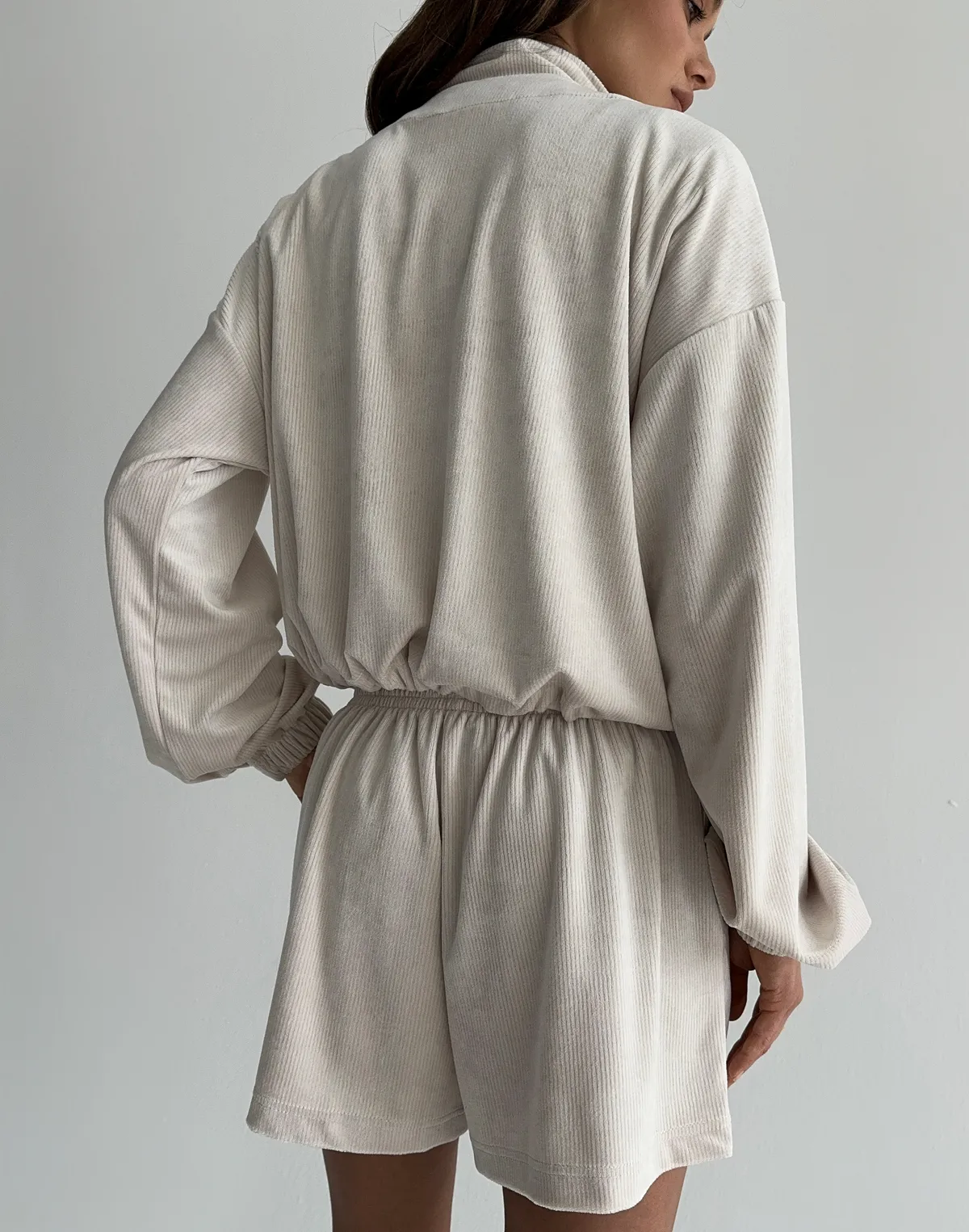 Комплект велюровий літній зіпер та шорти вільного крою міні, молочні - Фото 2