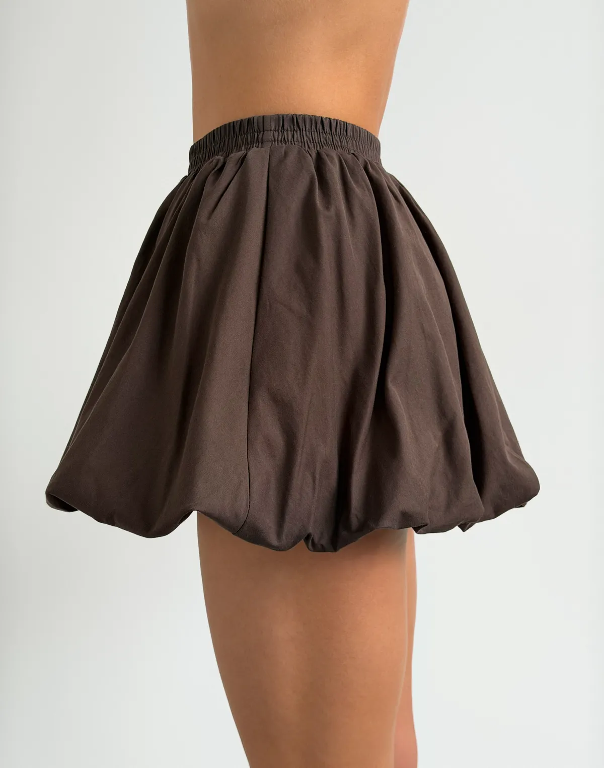 Спідниця міні балон зі вшитими шортиками, шоколадна - Фото 5
