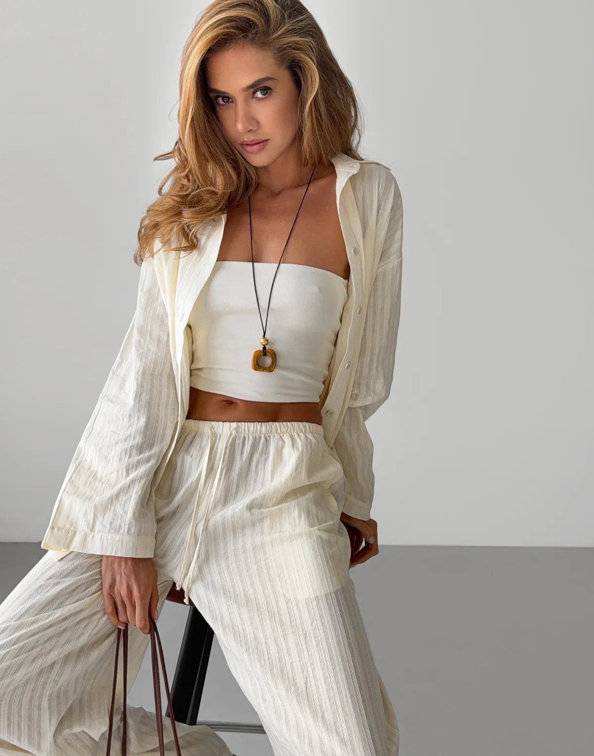 Сорочка бавовняна оверсайз у текстуровану смужку, вершкове масло - Фото 4