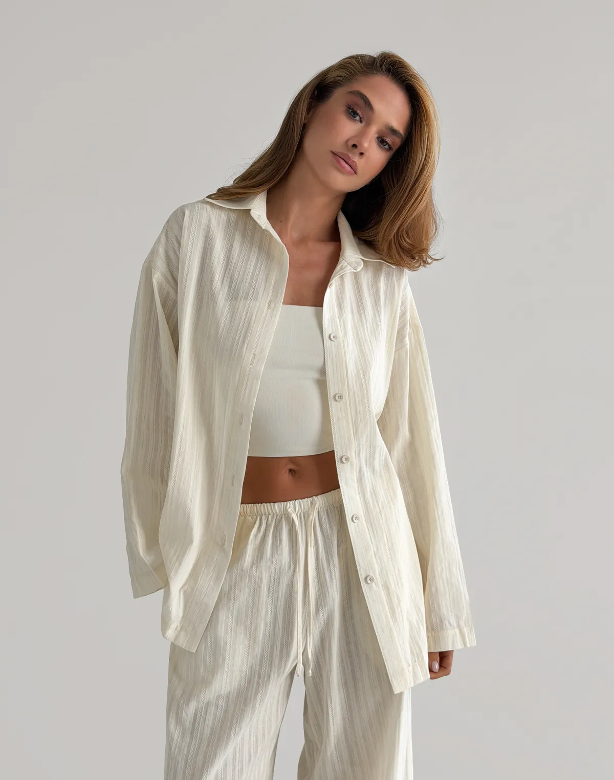 Сорочка бавовняна оверсайз у текстуровану смужку, вершкове масло - Фото 3