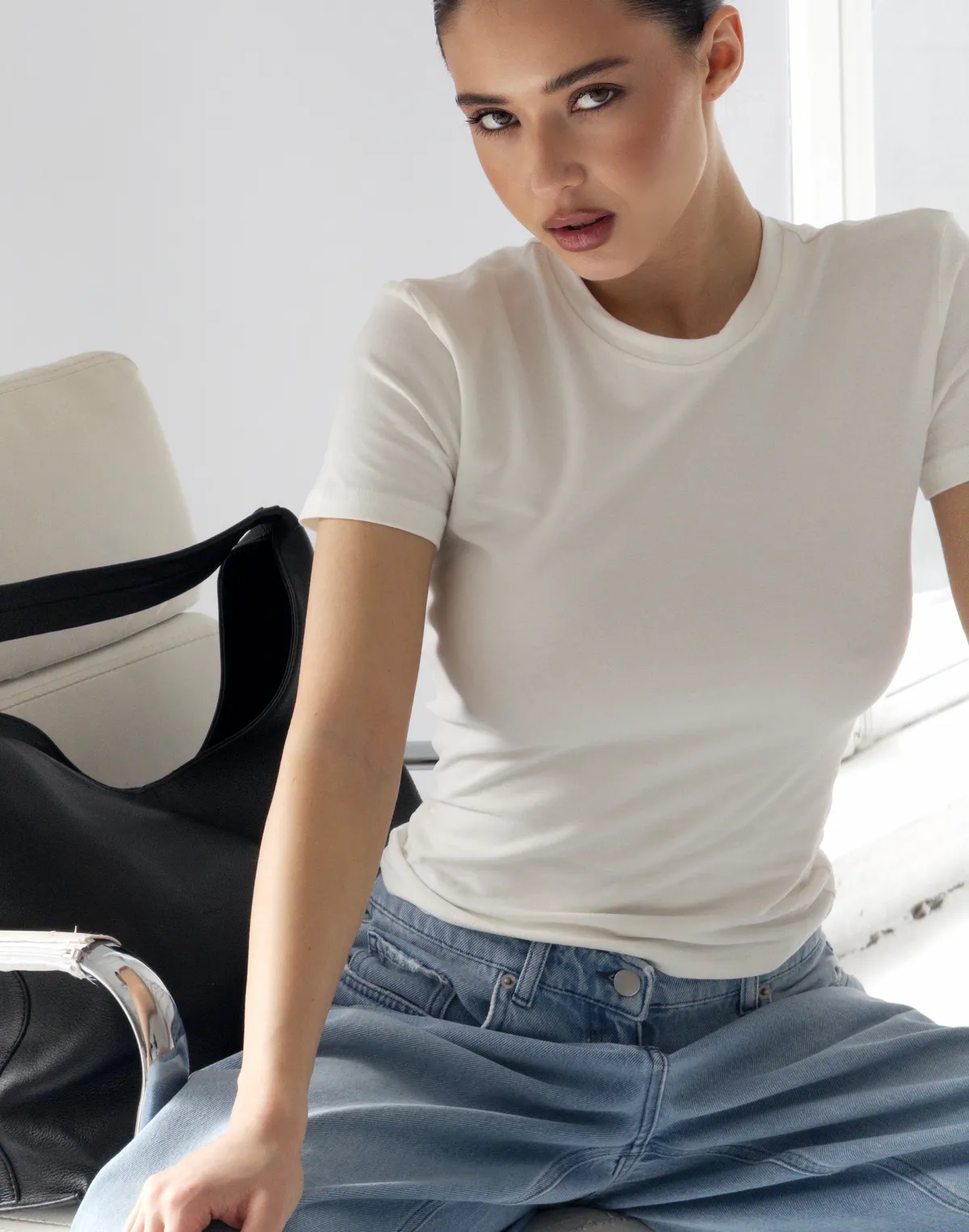 Футболка по фігурі з м'якого бавовняного матеріалу, молочна - Фото 5