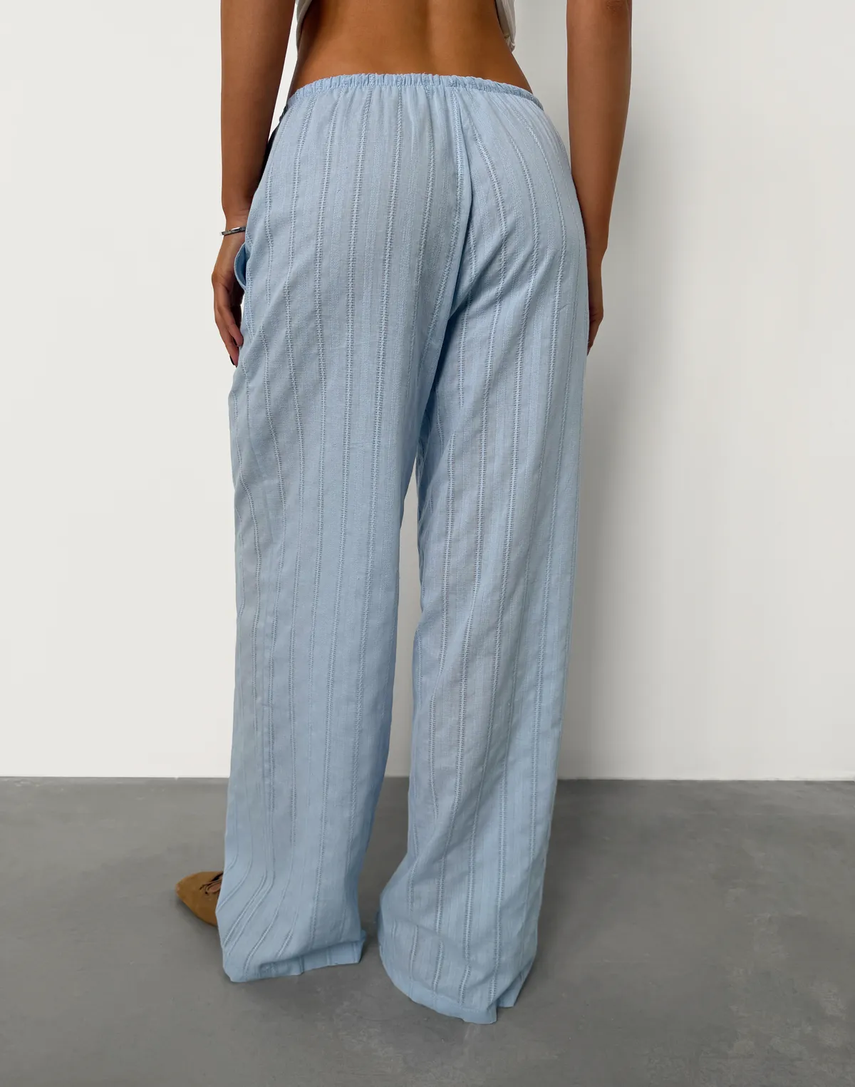 Штани вільного крою у піжамному стилі  з текстурованої тканини, блакитні - Фото 2