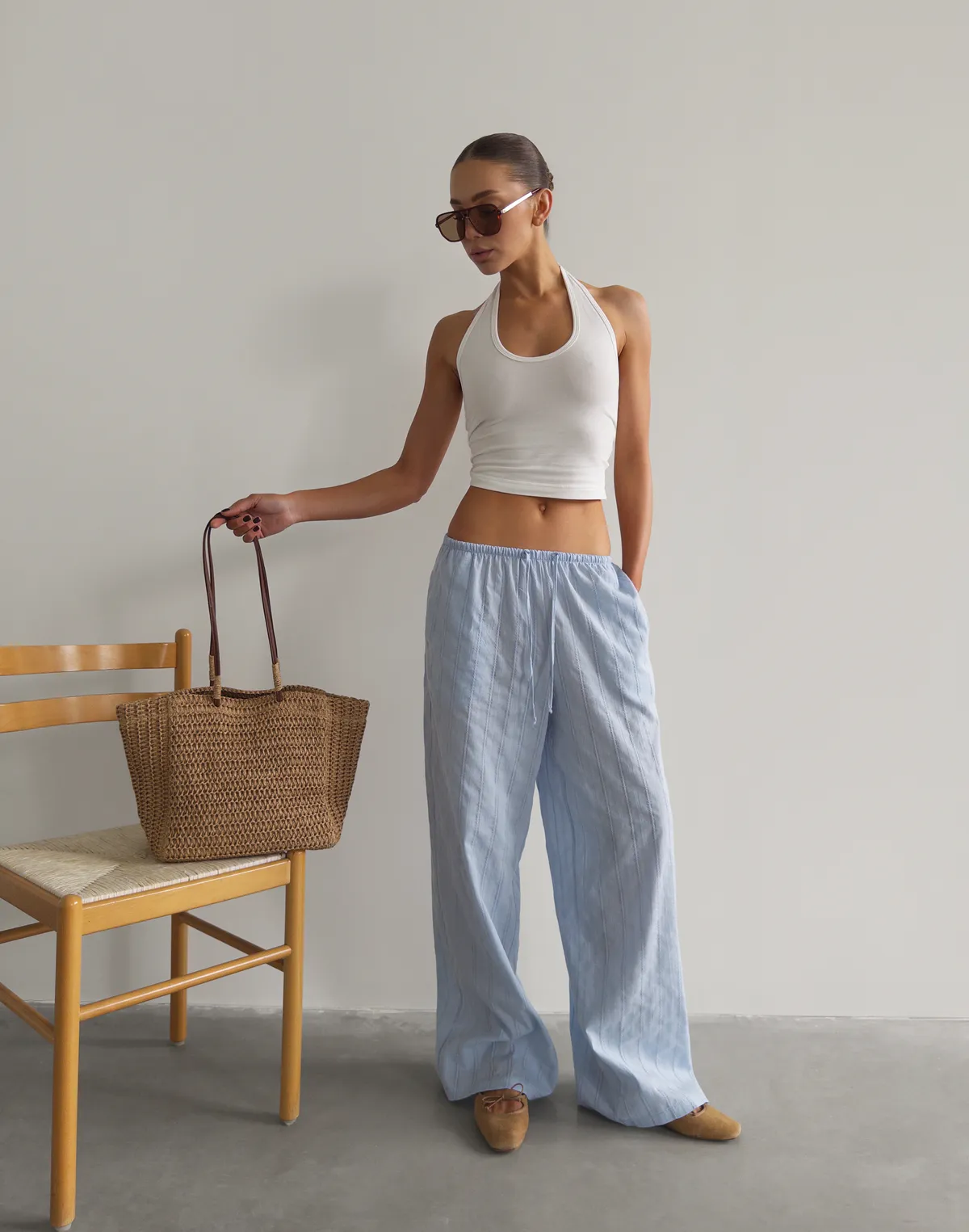 Штани вільного крою у піжамному стилі  з текстурованої тканини, блакитні - Фото 1